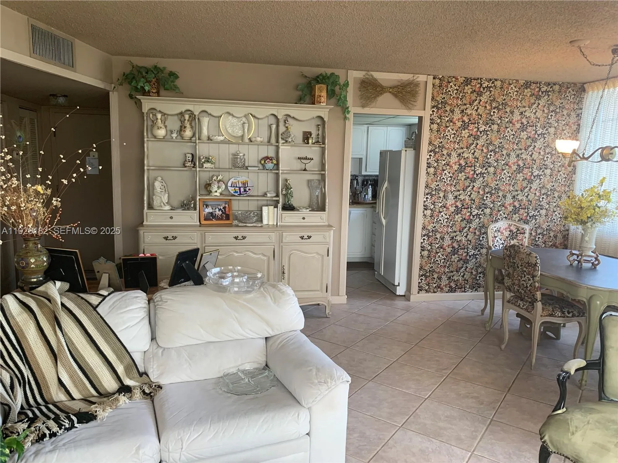 Property Slideshow image 12 of 15 | 1400 saint charles pl 505, Pembroke Pines, FL, 33026