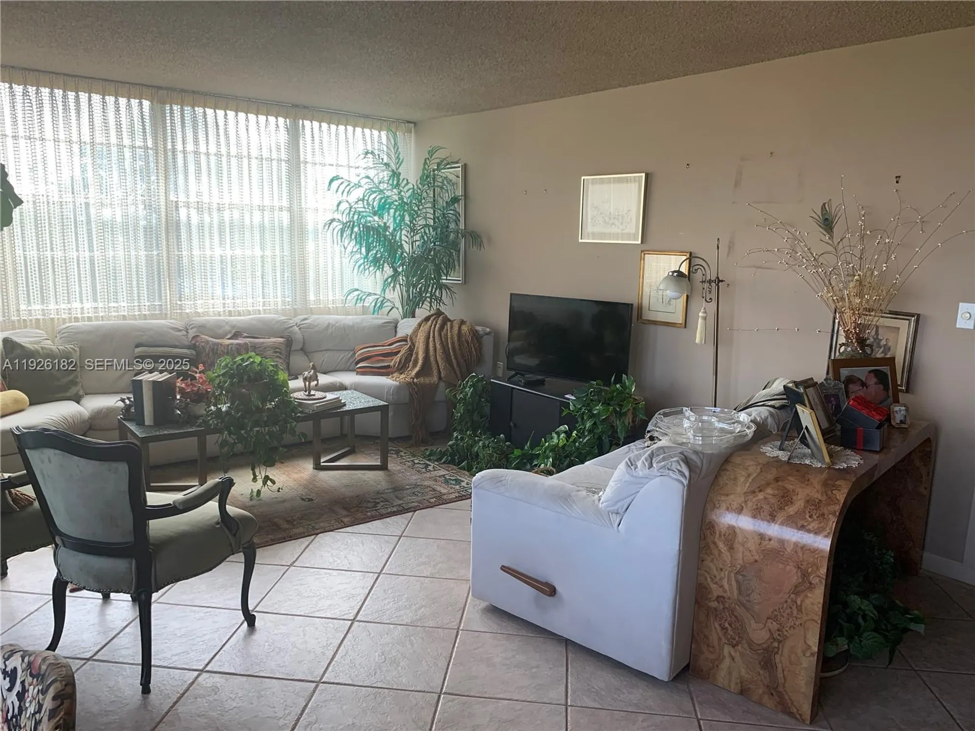 Property Slideshow image 7 of 15 | 1400 saint charles pl 505, Pembroke Pines, FL, 33026
