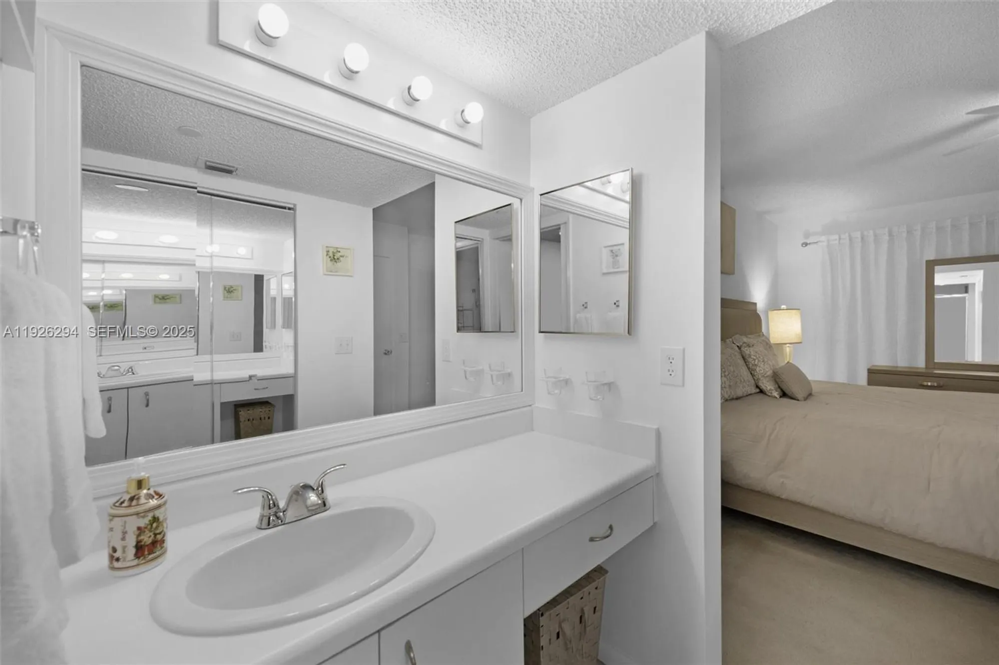 Property Slideshow image 11 of 34 | 900 sw 142nd ave apt 306l, Pembroke Pines, FL, 33027