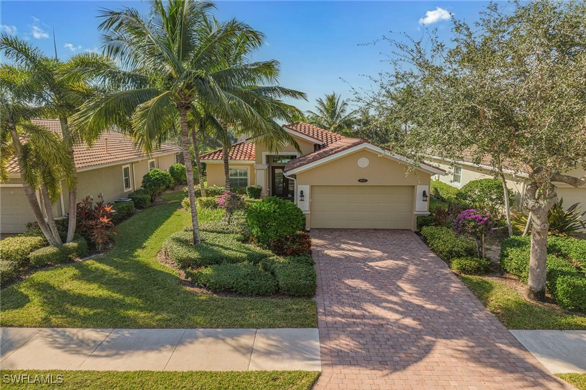 Property Slideshow image 35 of 50 | 9197 campanile cir, Naples, FL, 34114