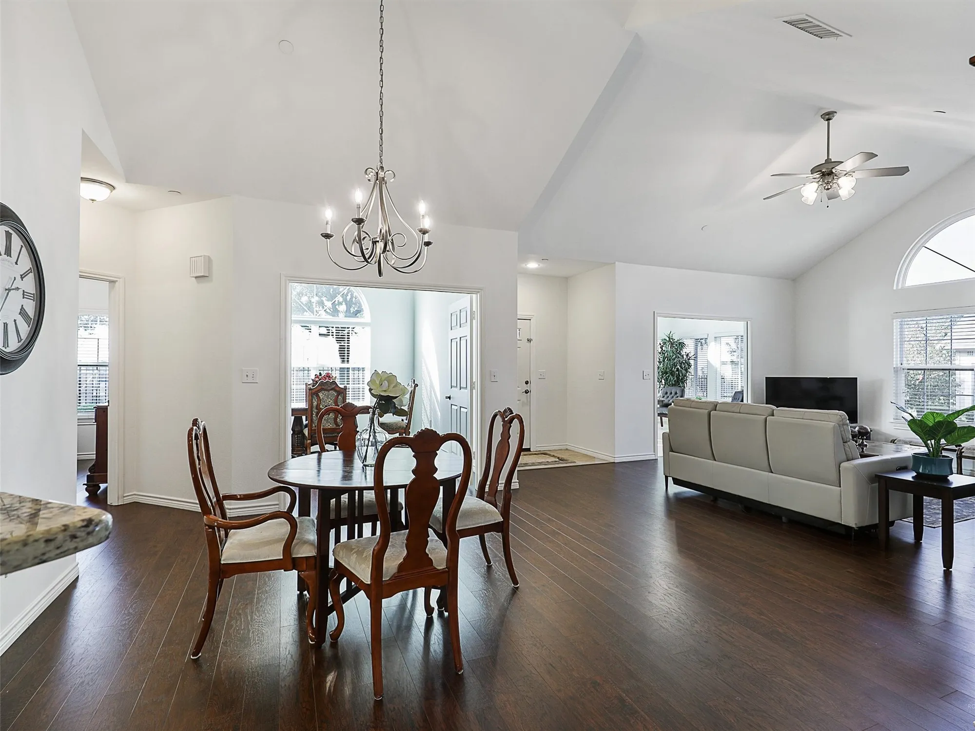 Property Slideshow image 12 of 40 | 2601 marsh ln unit 124, Plano, TX, 75093