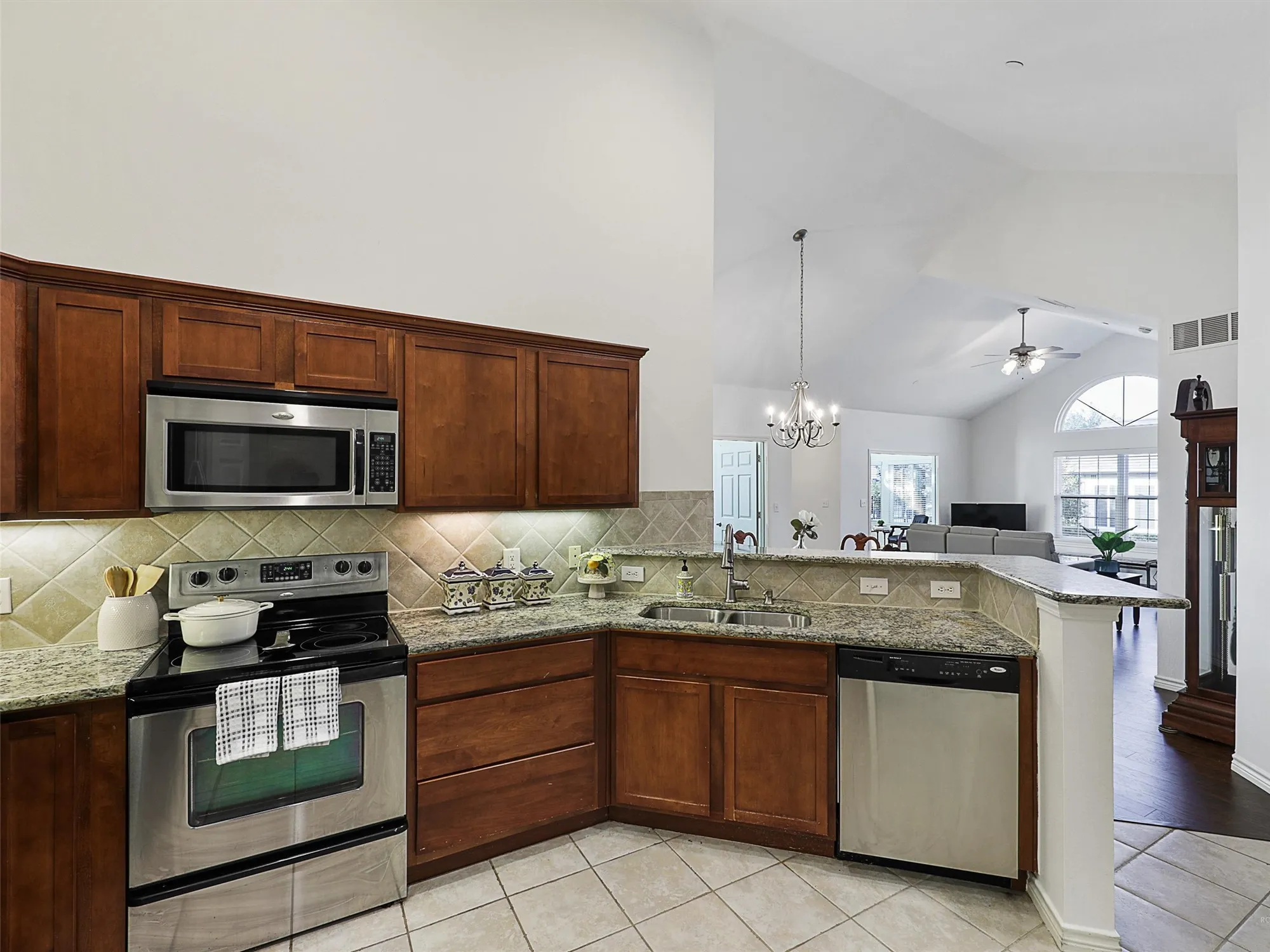 Property Slideshow image 26 of 40 | 2601 marsh ln unit 124, Plano, TX, 75093