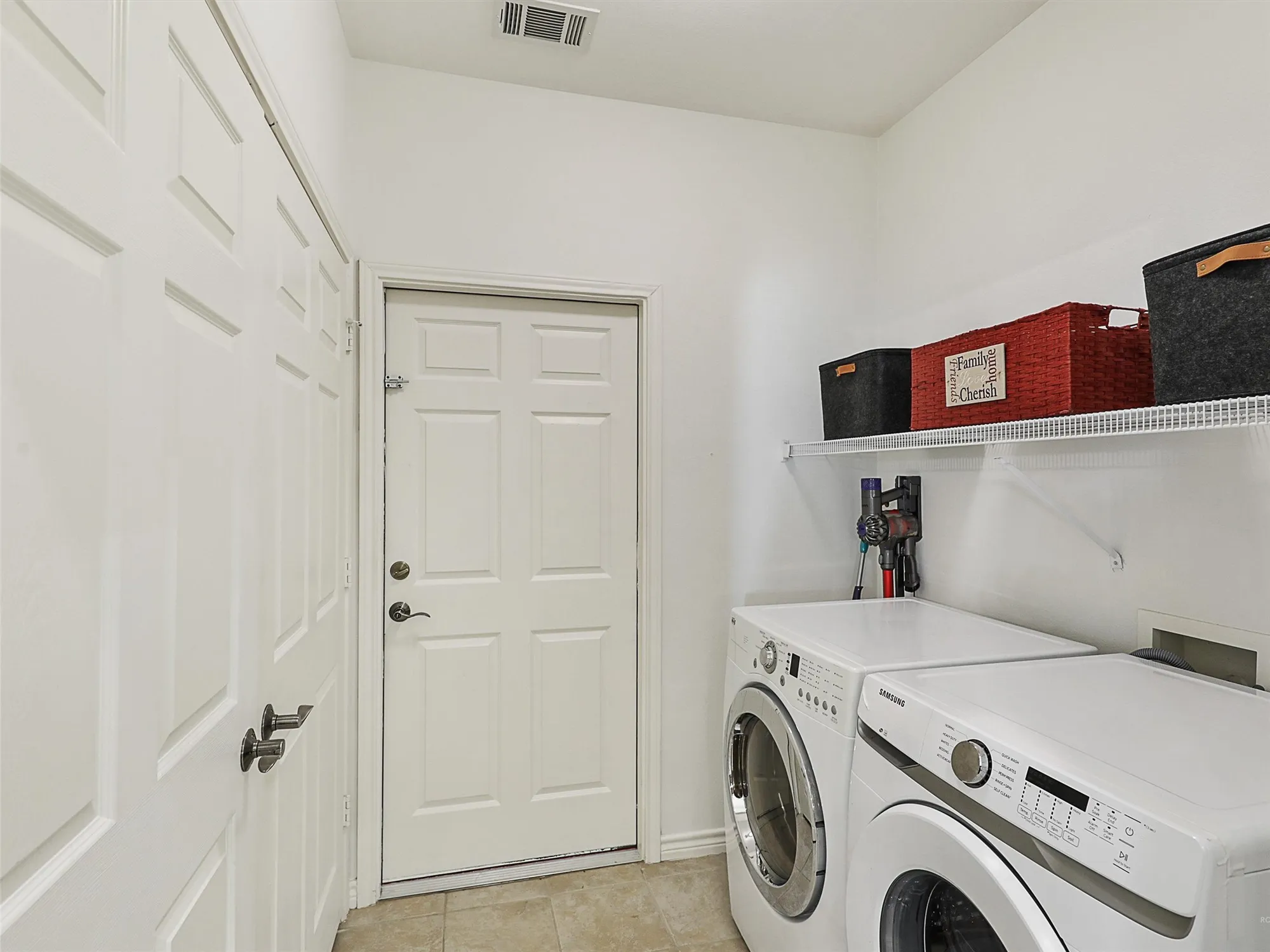 Property Slideshow image 27 of 40 | 2601 marsh ln unit 124, Plano, TX, 75093