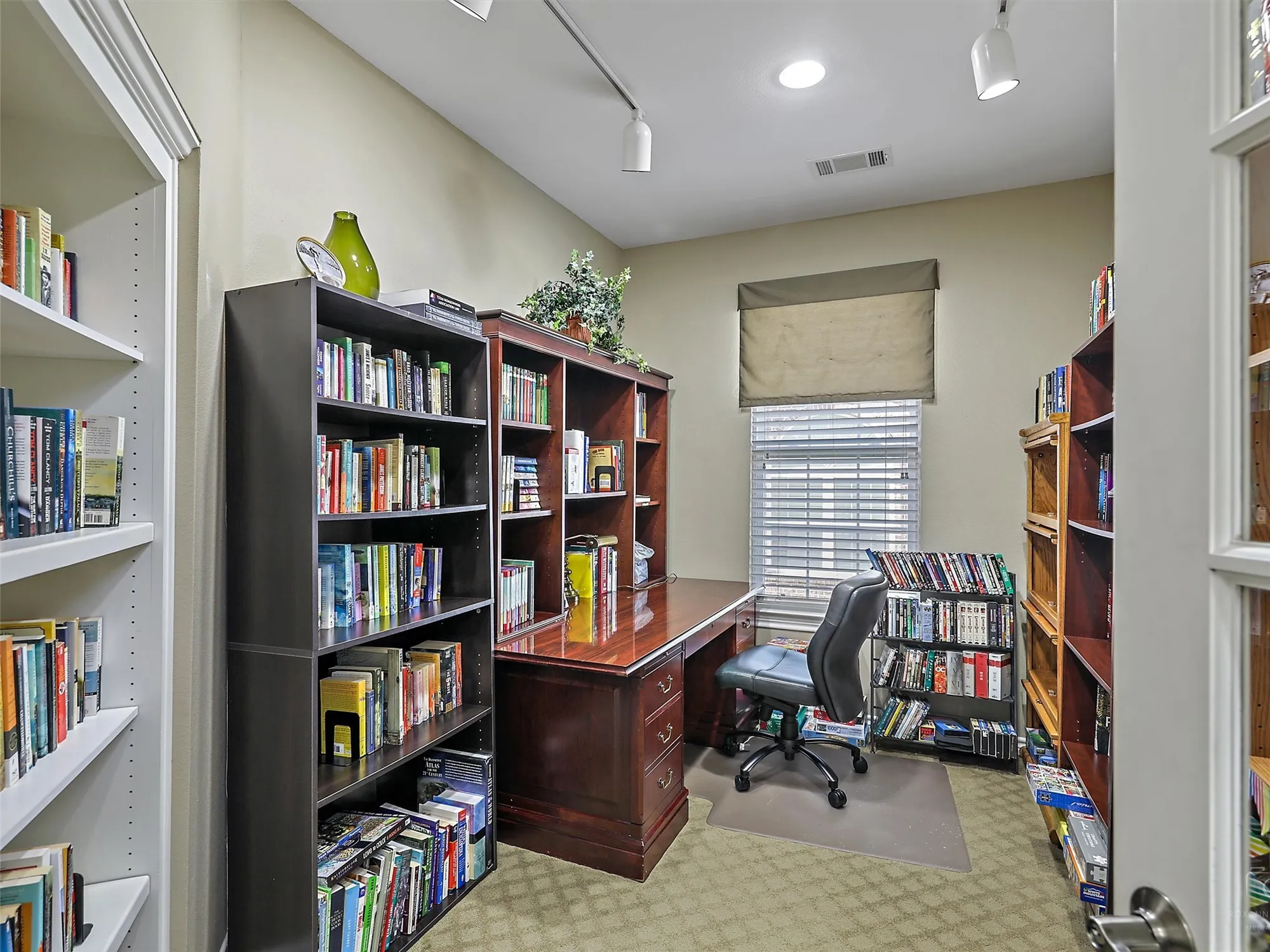Property Slideshow image 36 of 40 | 2601 marsh ln unit 124, Plano, TX, 75093