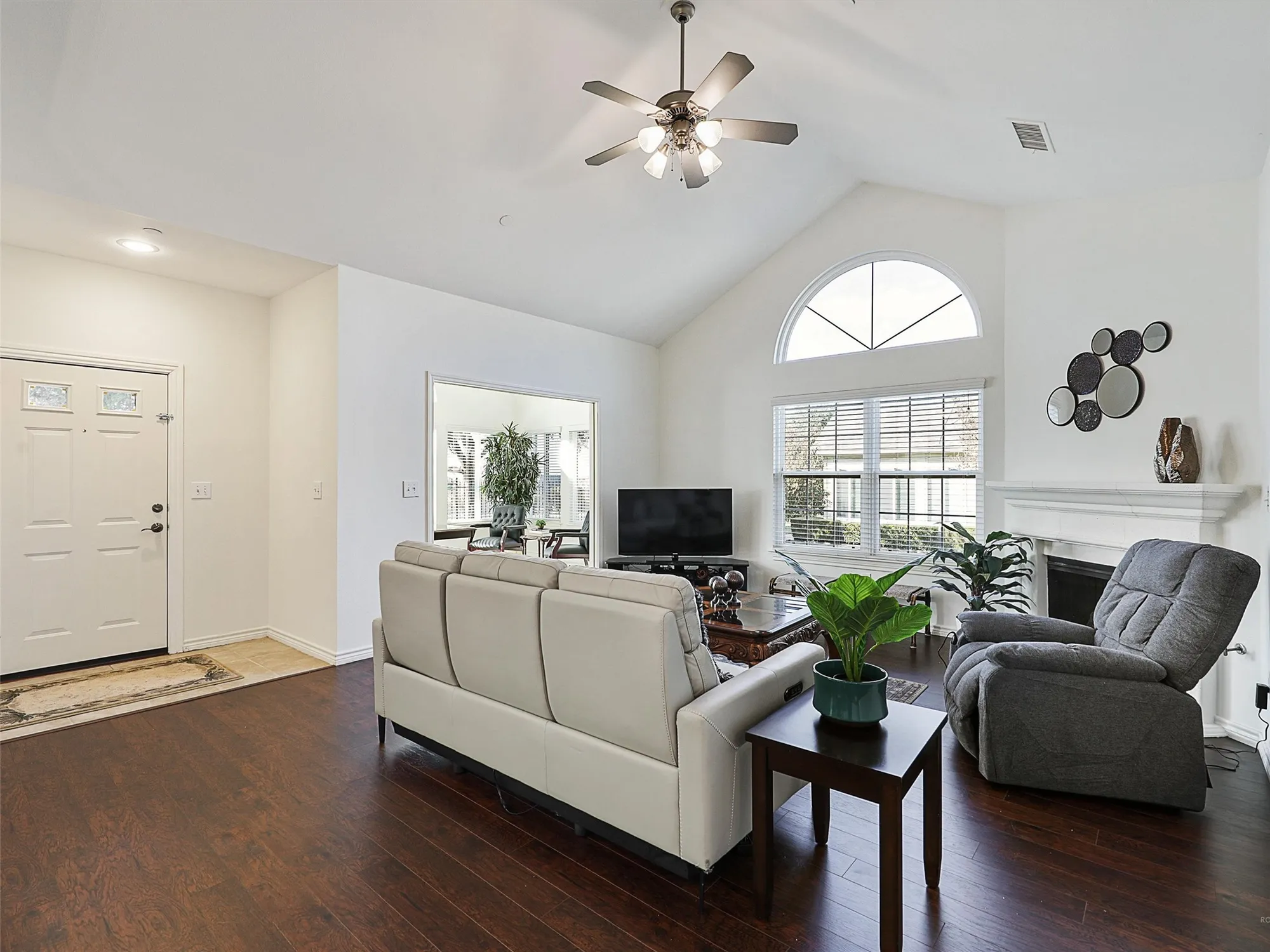 Property Slideshow image 4 of 40 | 2601 marsh ln unit 124, Plano, TX, 75093