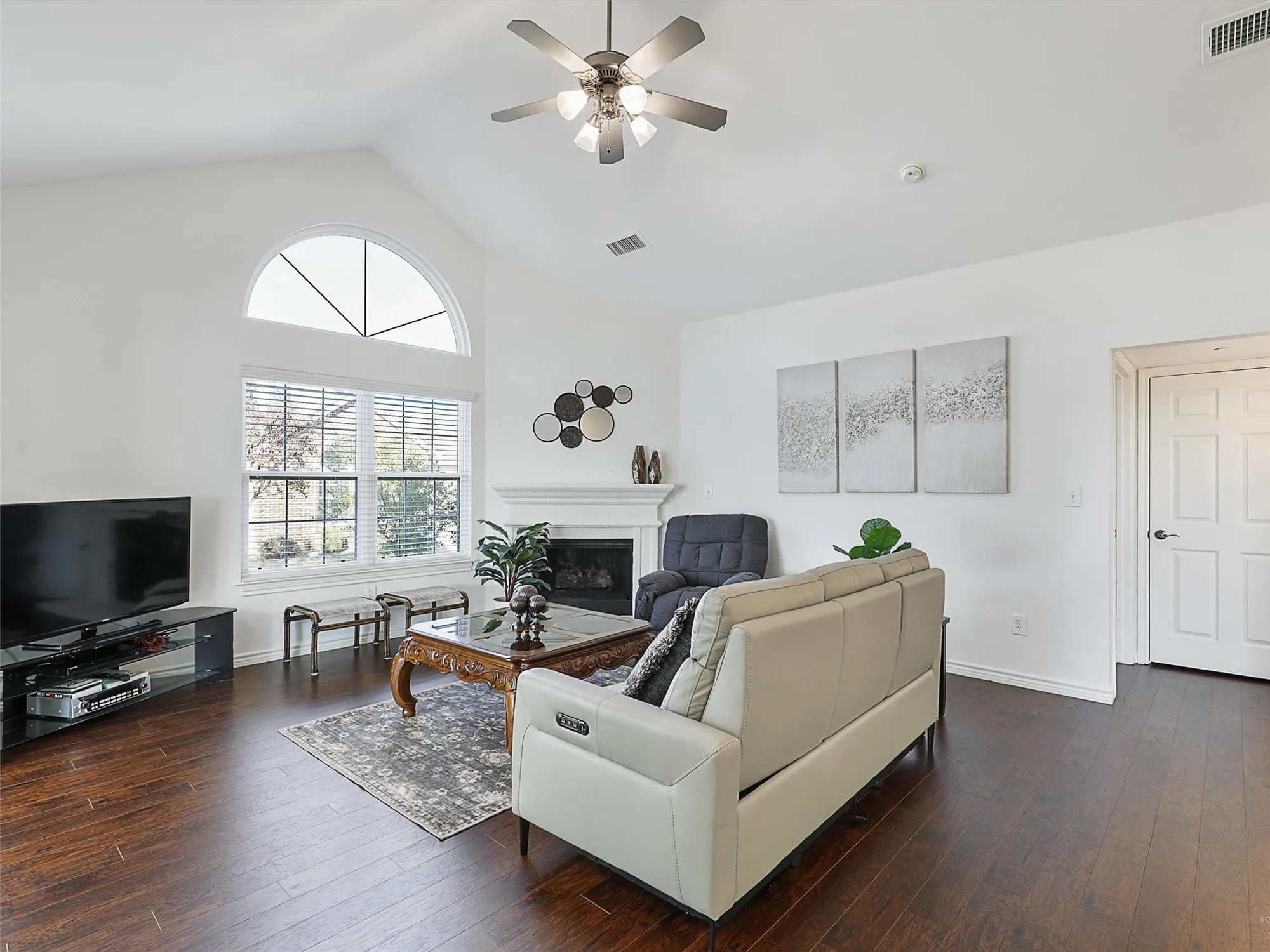 Property Slideshow image 5 of 40 | 2601 marsh ln unit 124, Plano, TX, 75093