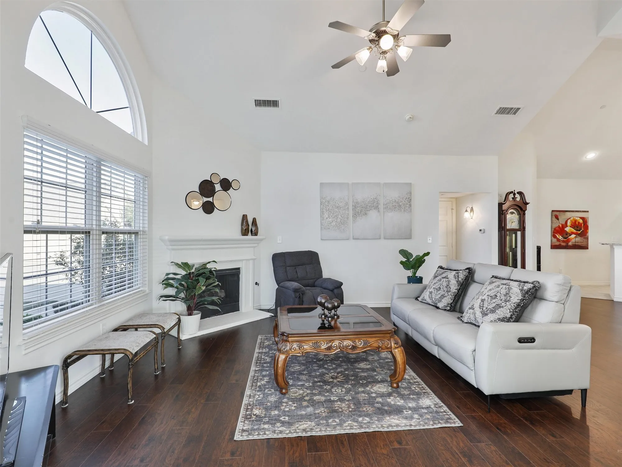 Property Slideshow image 6 of 40 | 2601 marsh ln unit 124, Plano, TX, 75093