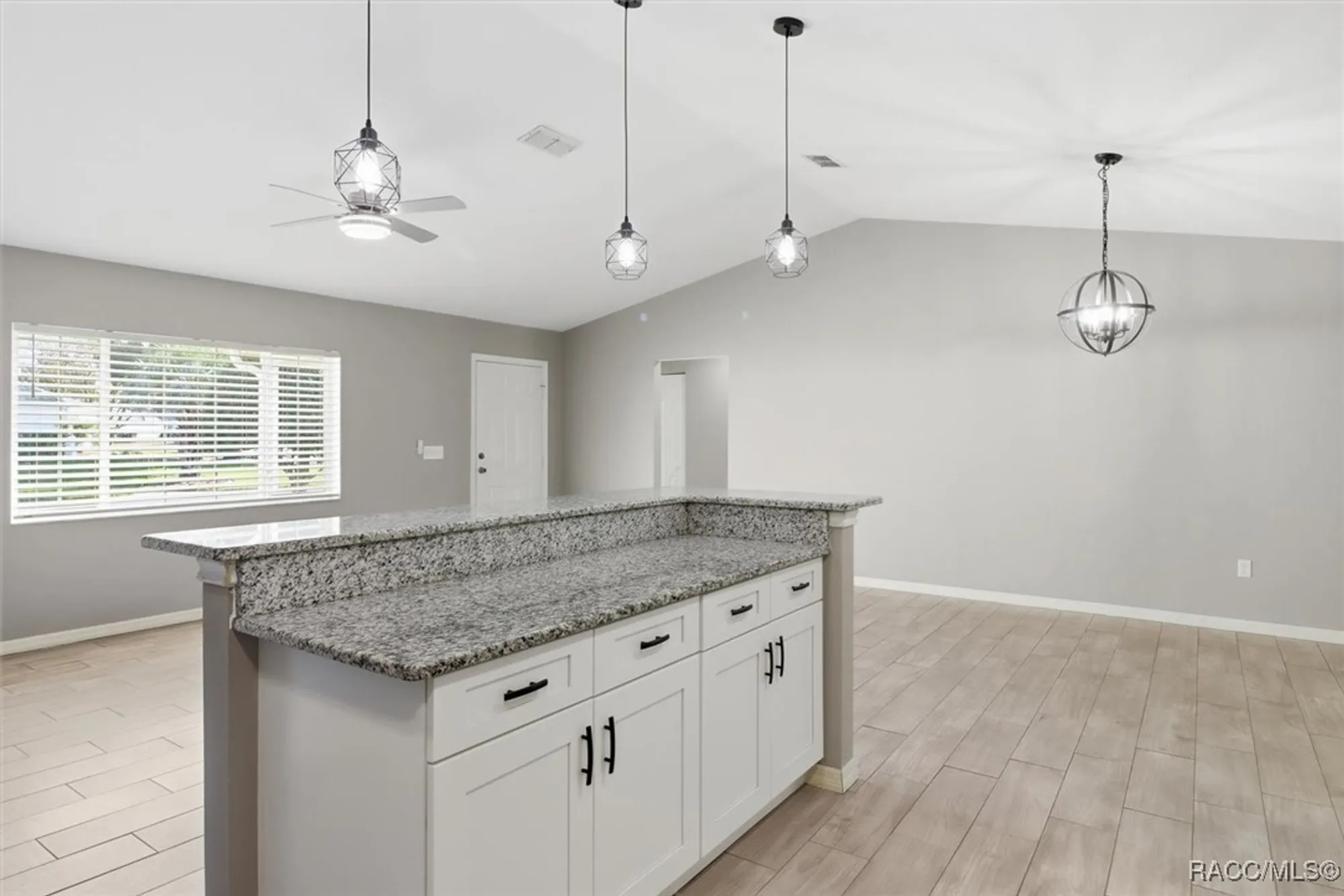 Property Slideshow image 18 of 44 | 11960 sw 137th loop, Dunnellon, FL, 34432