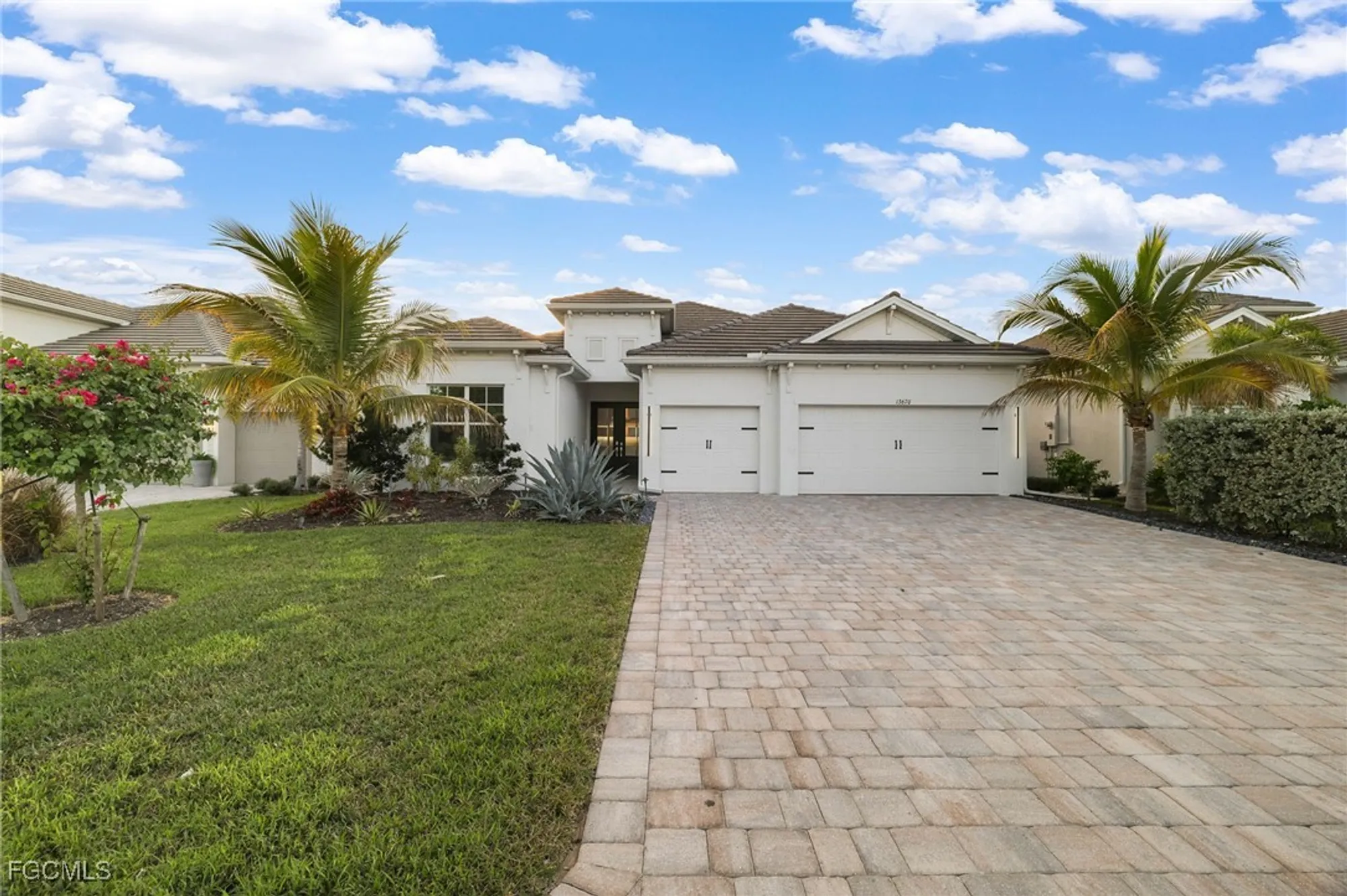 Property Slideshow image 3 of 50 | 13670 blue bay cir, Fort Myers, FL, 33913