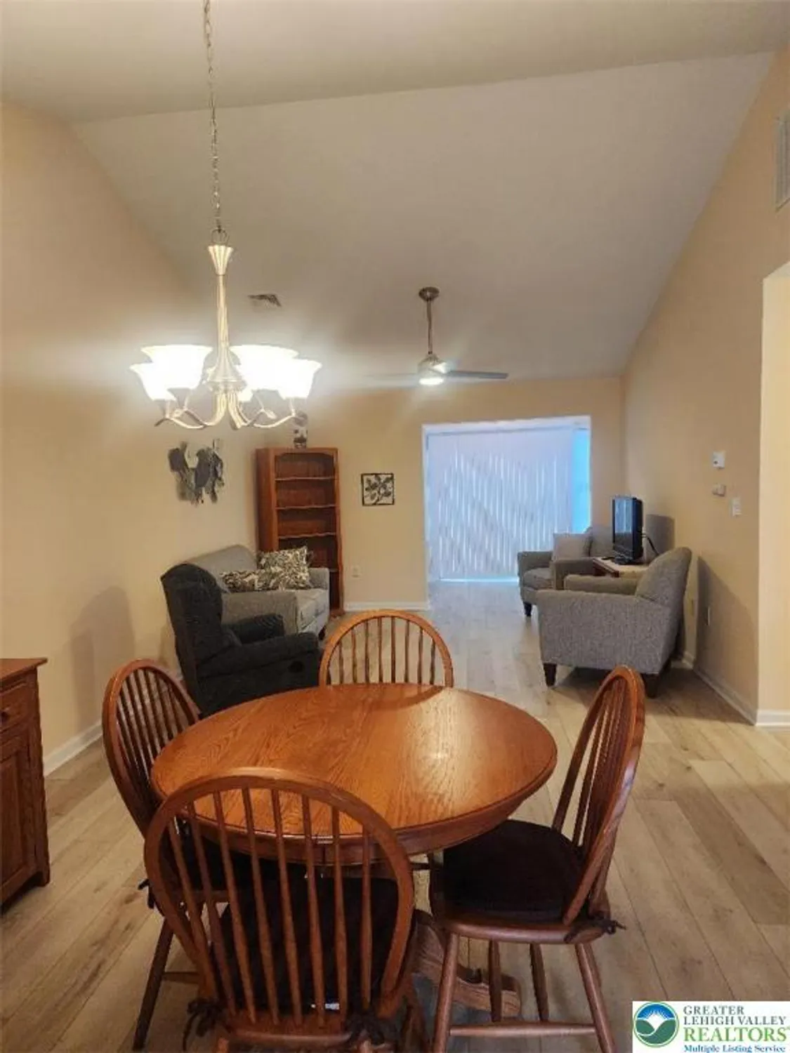 Property Slideshow image 14 of 16 | 2724 harvest dr w, Forks Twp, PA, 18040