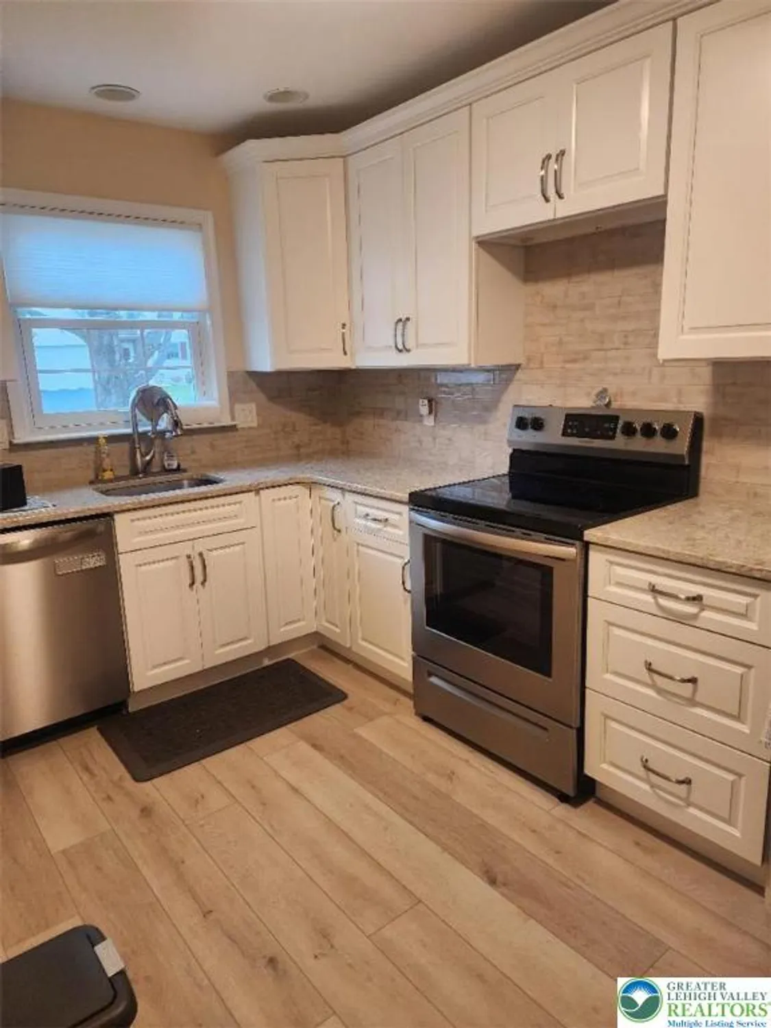 Property Slideshow image 12 of 16 | 2724 harvest dr w, Forks Twp, PA, 18040