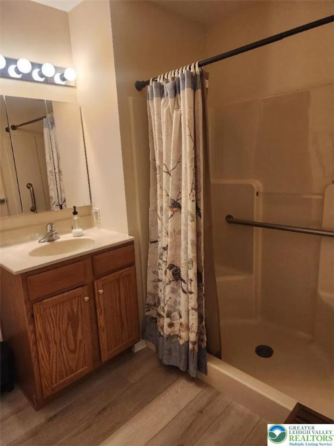 Property Slideshow image 7 of 16 | 2724 harvest dr w, Forks Twp, PA, 18040