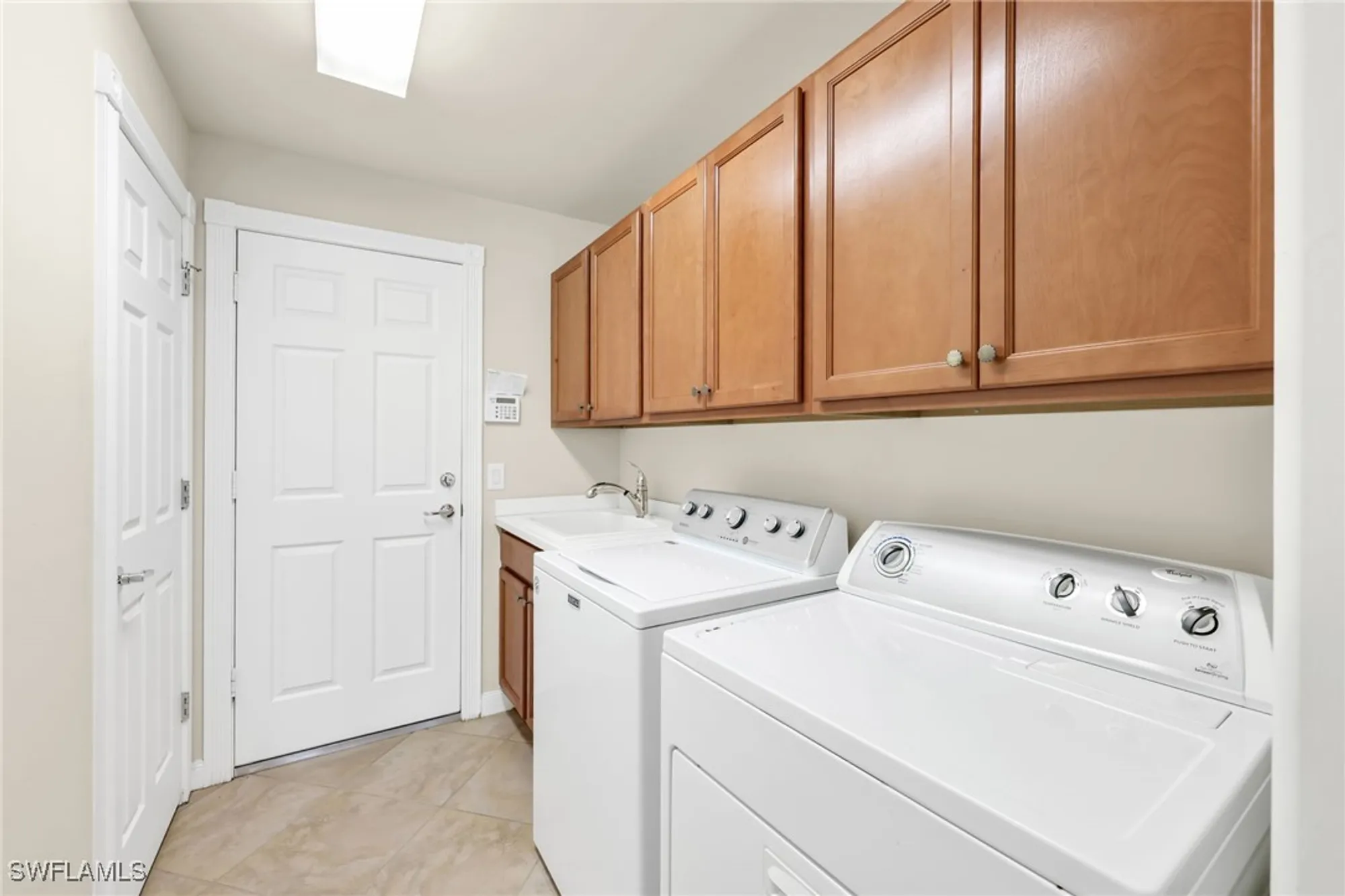 Property Slideshow image 17 of 42 | 8379 karina ct, Naples, FL, 34114