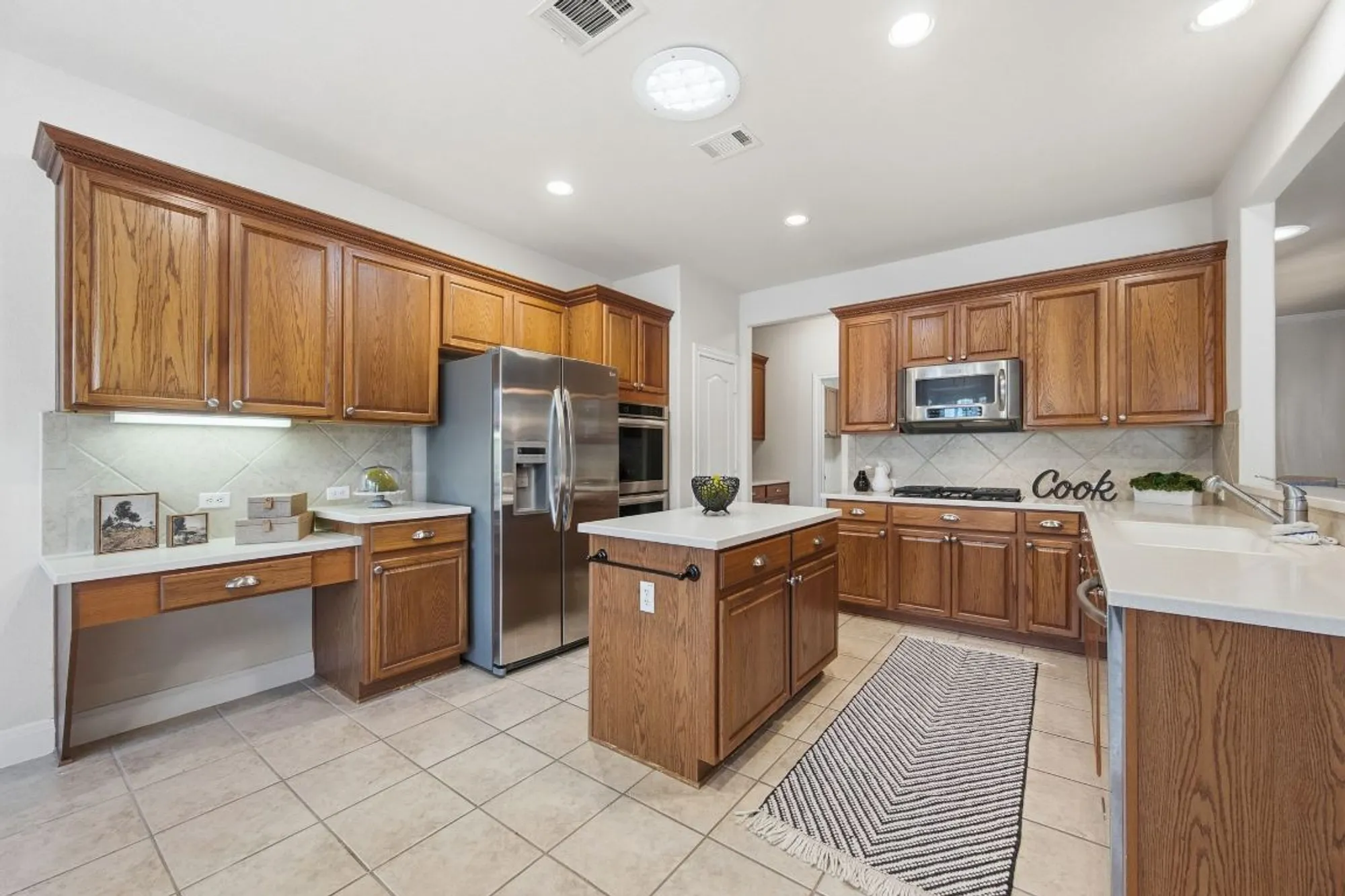 Property Slideshow image 15 of 40 | 512 armstrong dr, Georgetown, TX, 78633