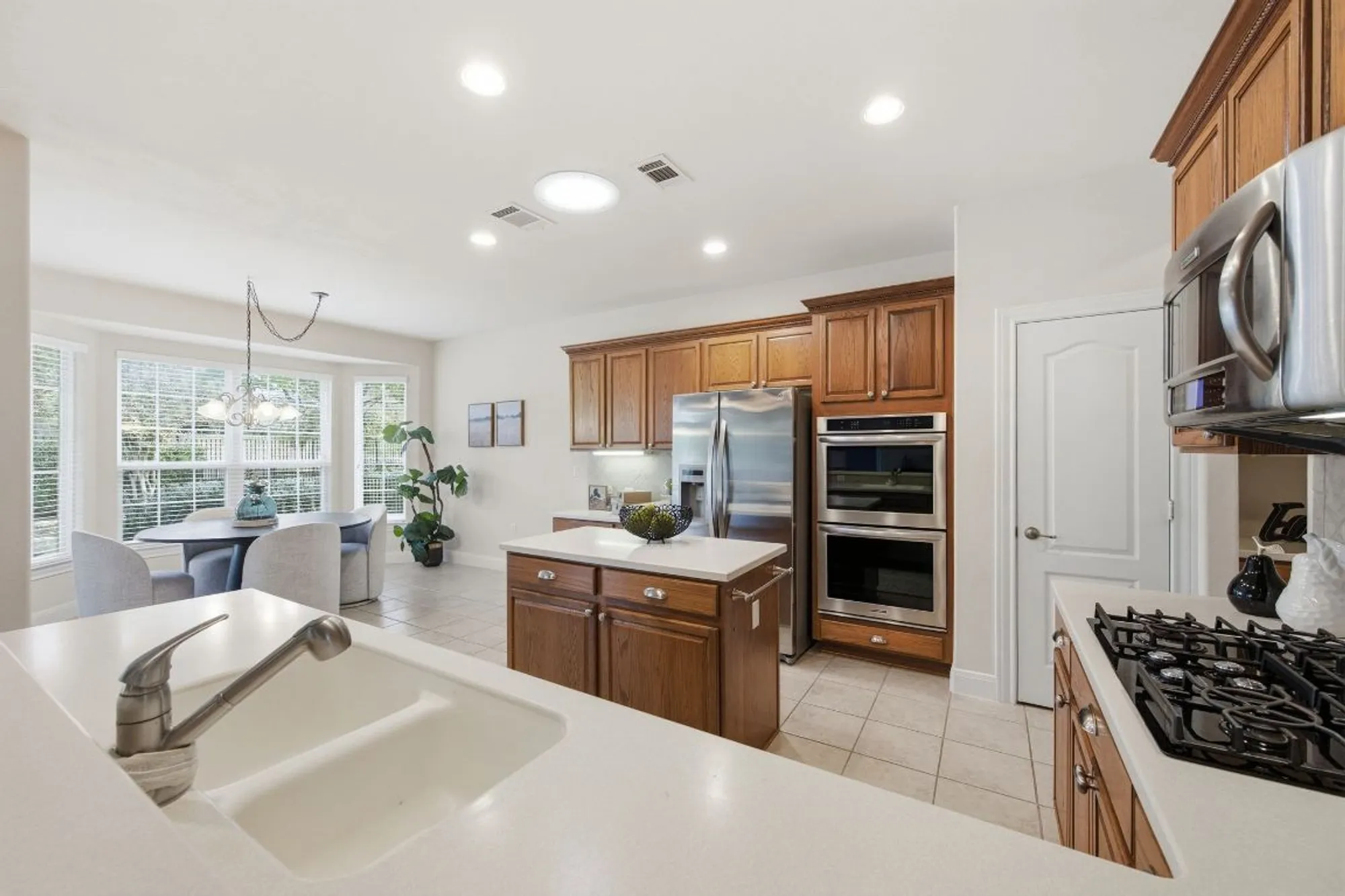 Property Slideshow image 17 of 40 | 512 armstrong dr, Georgetown, TX, 78633