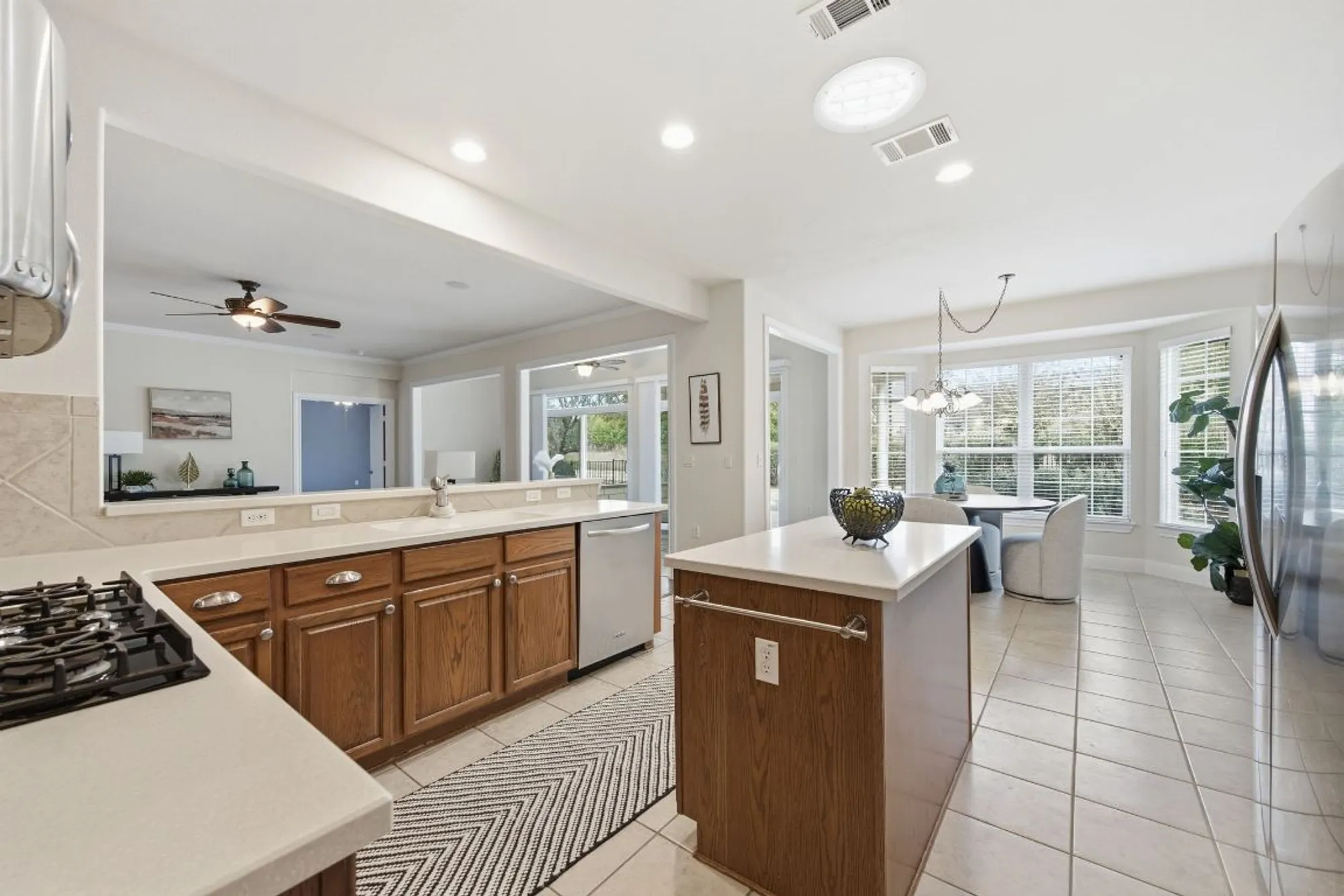 Property Slideshow image 18 of 40 | 512 armstrong dr, Georgetown, TX, 78633