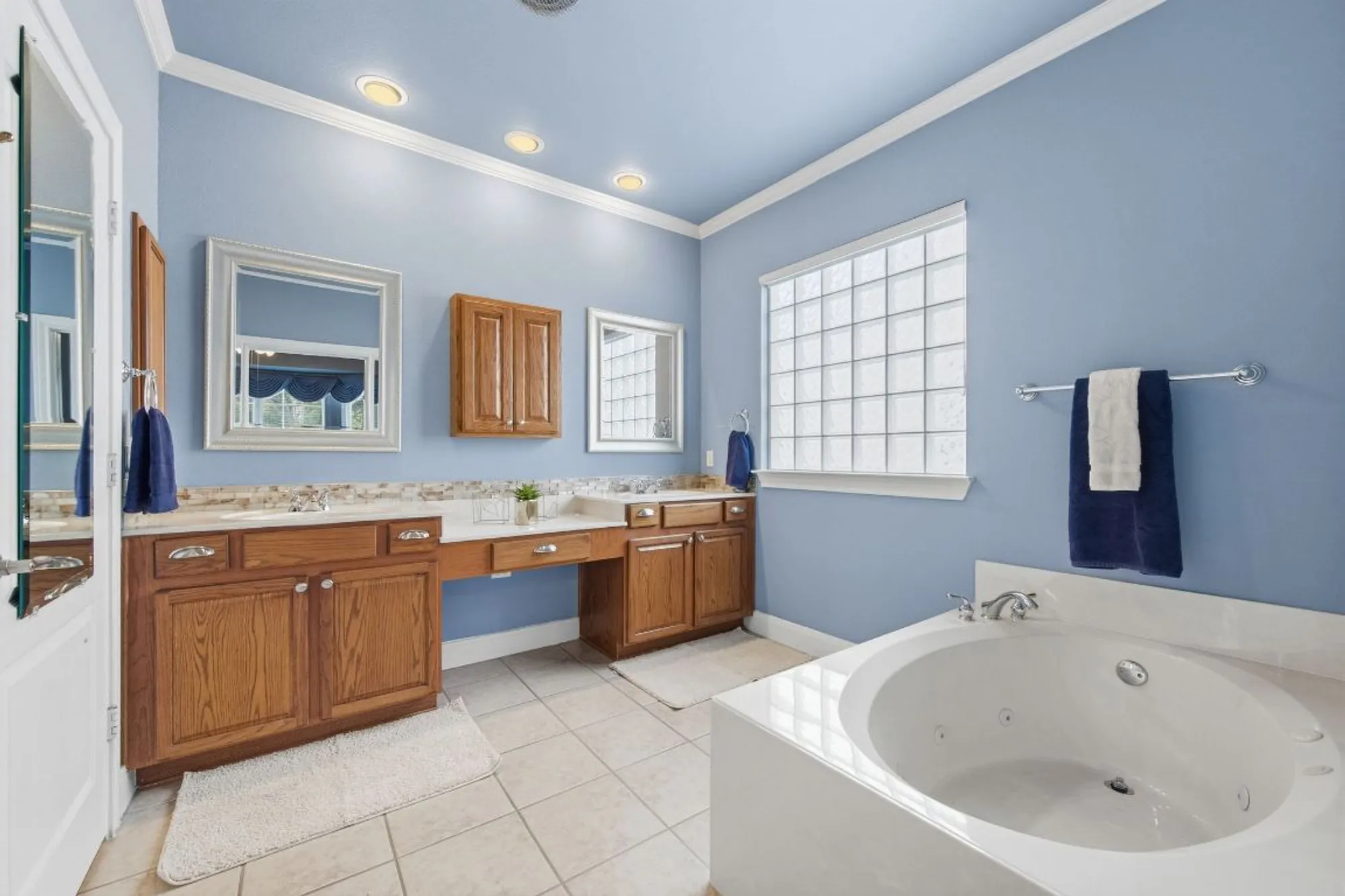 Property Slideshow image 27 of 40 | 512 armstrong dr, Georgetown, TX, 78633