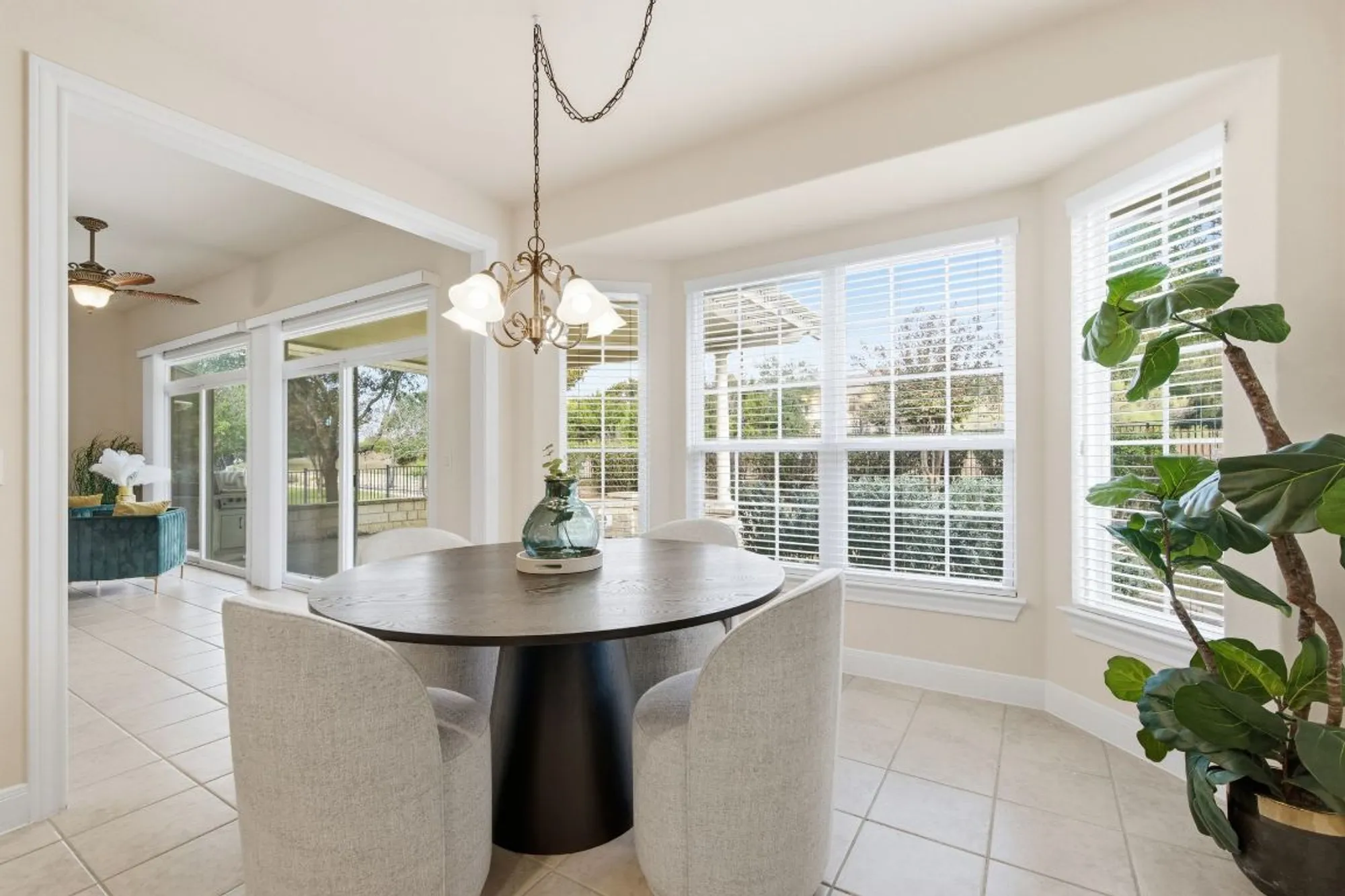 Property Slideshow image 22 of 40 | 512 armstrong dr, Georgetown, TX, 78633