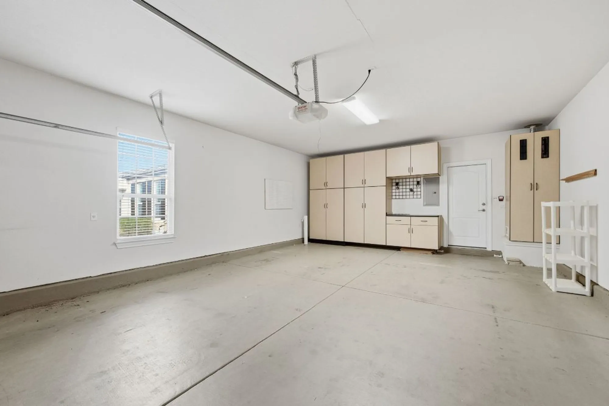 Property Slideshow image 33 of 40 | 512 armstrong dr, Georgetown, TX, 78633