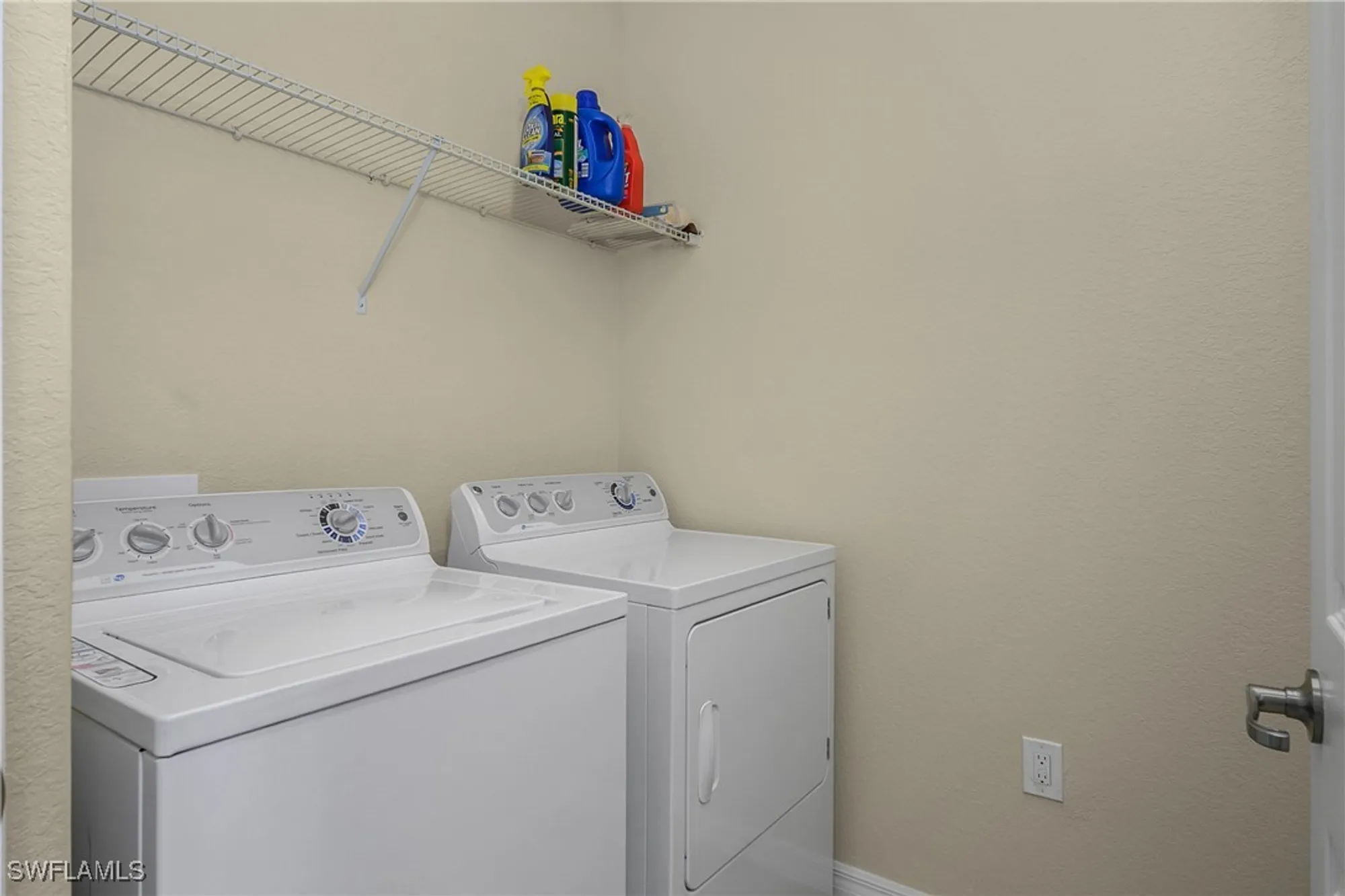 Property Slideshow image 27 of 50 | 9495 napoli ln 201, Naples, FL, 34113