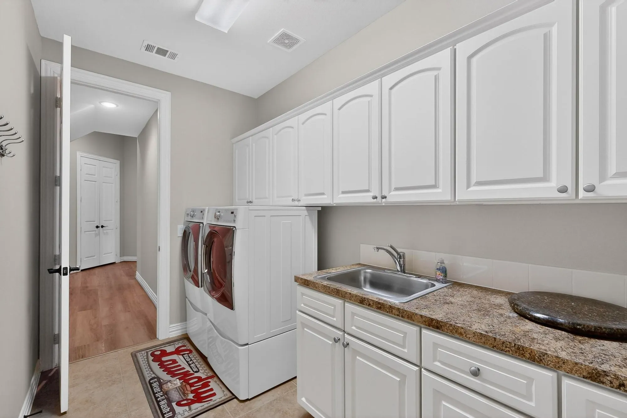 Property Slideshow image 33 of 40 | 10900 fieldstone st, Denton, TX, 76207
