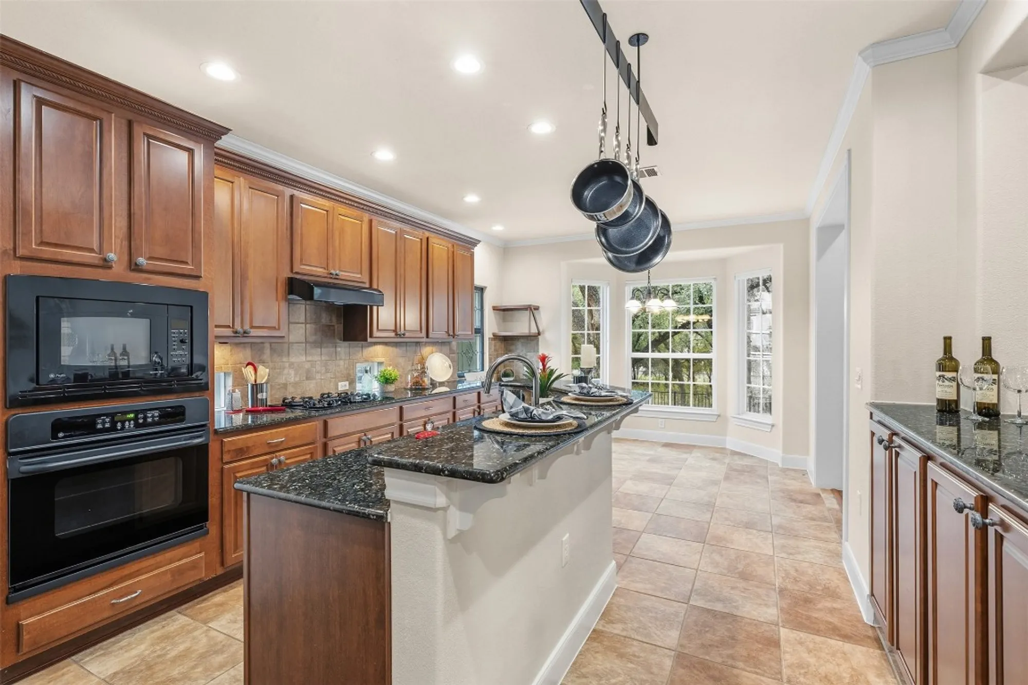 Property Slideshow image 16 of 40 | 307 armstrong dr, Georgetown, TX, 78633