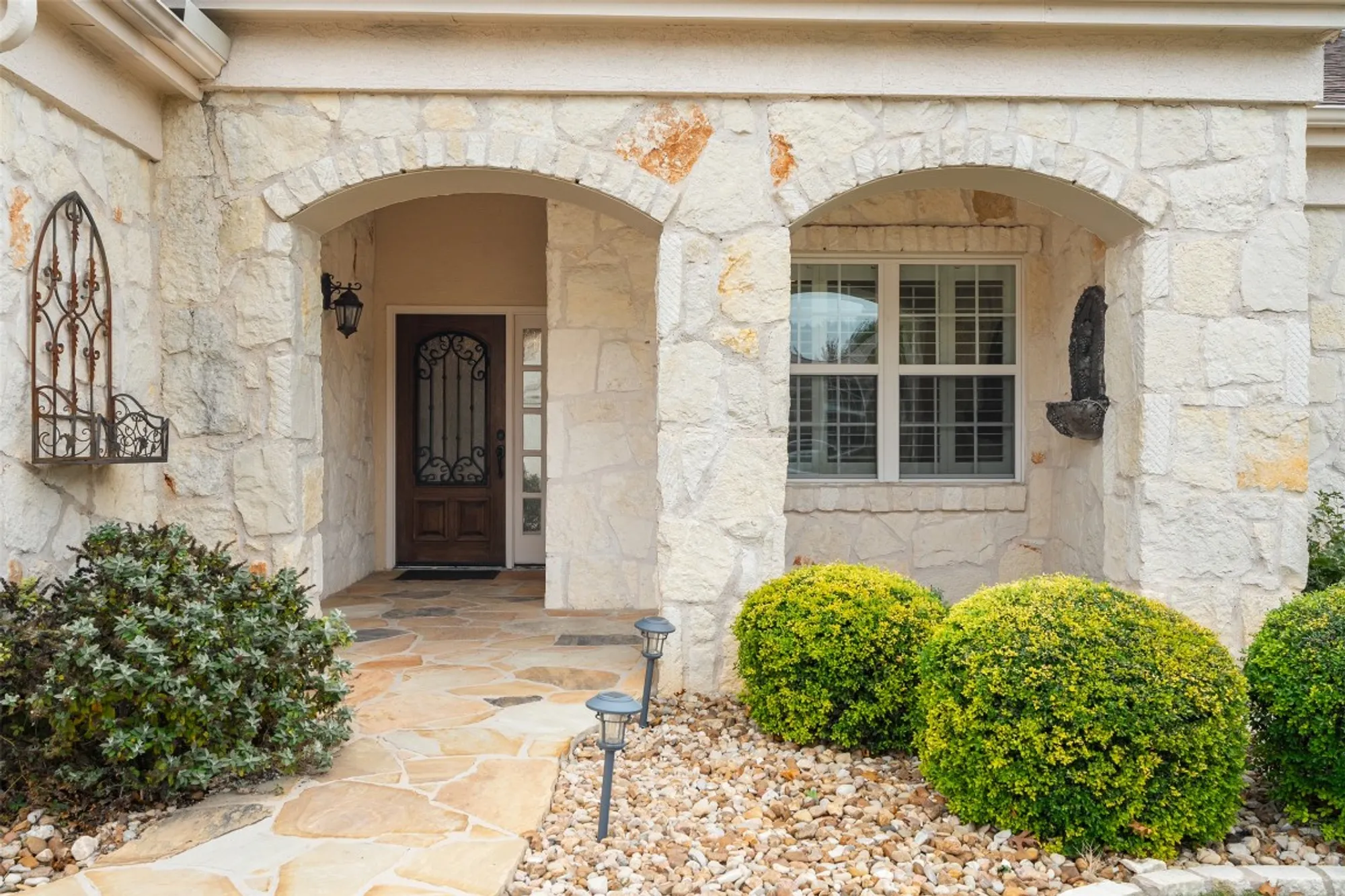 Property Slideshow image 6 of 40 | 307 armstrong dr, Georgetown, TX, 78633