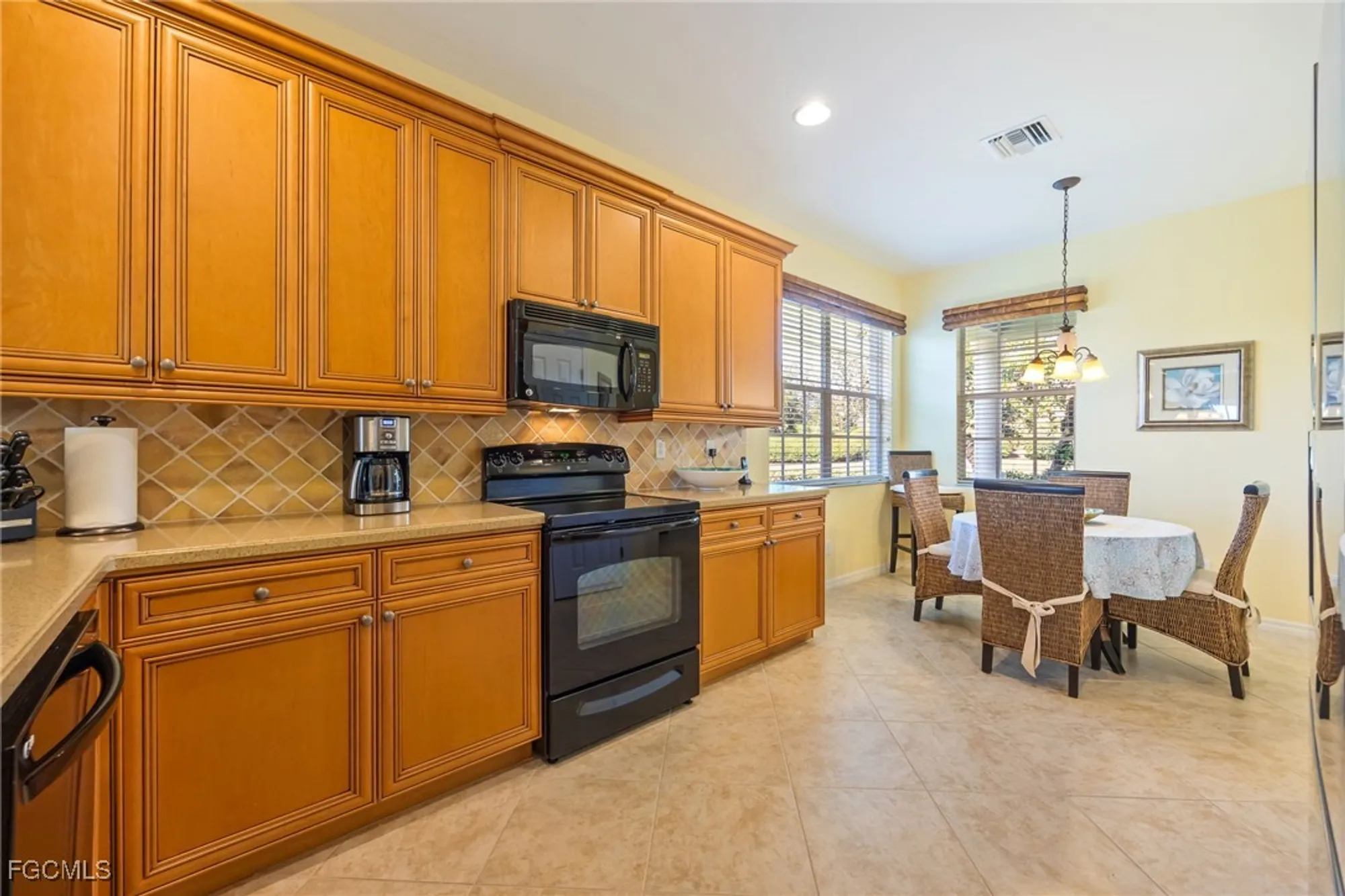 Property Slideshow image 19 of 48 | 3216 magnolia landing ln, North Fort Myers, FL, 33917