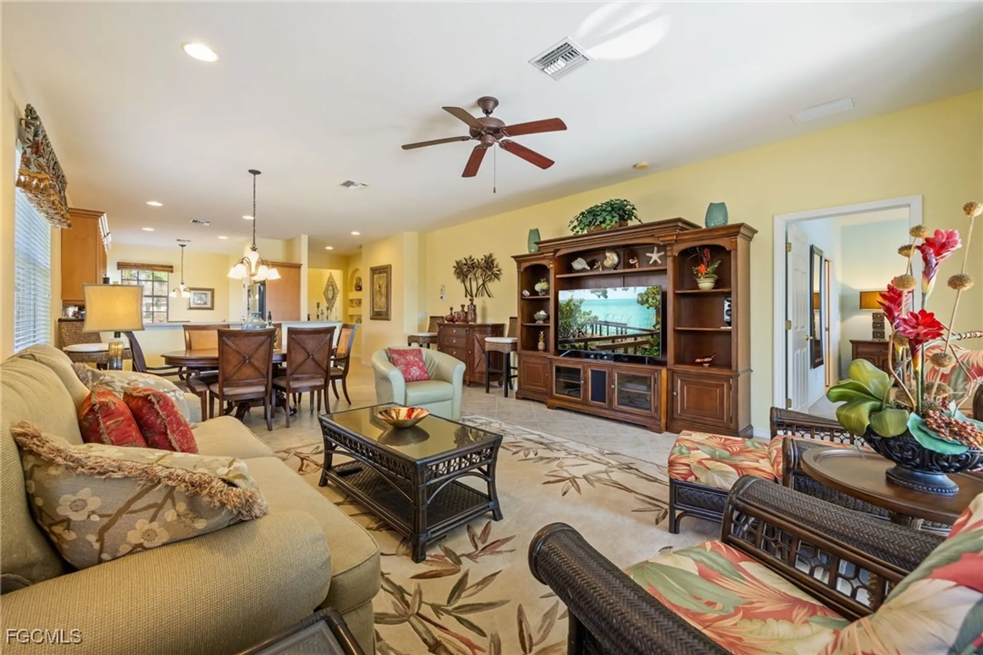 Property Slideshow image 10 of 48 | 3216 magnolia landing ln, North Fort Myers, FL, 33917