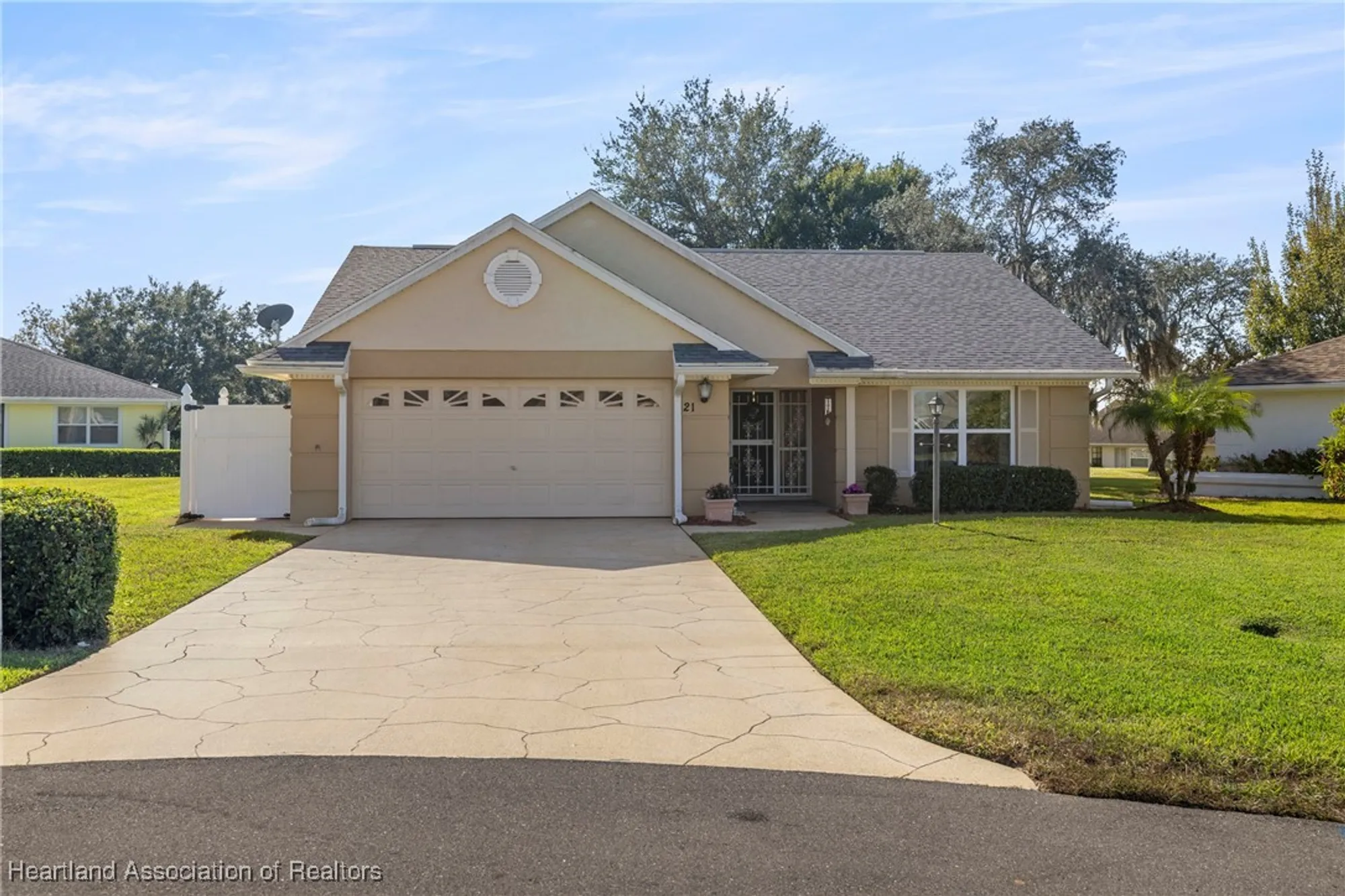 Property Slideshow image 2 of 48 | 21 chestnut trl, Lake Placid, FL, 33852