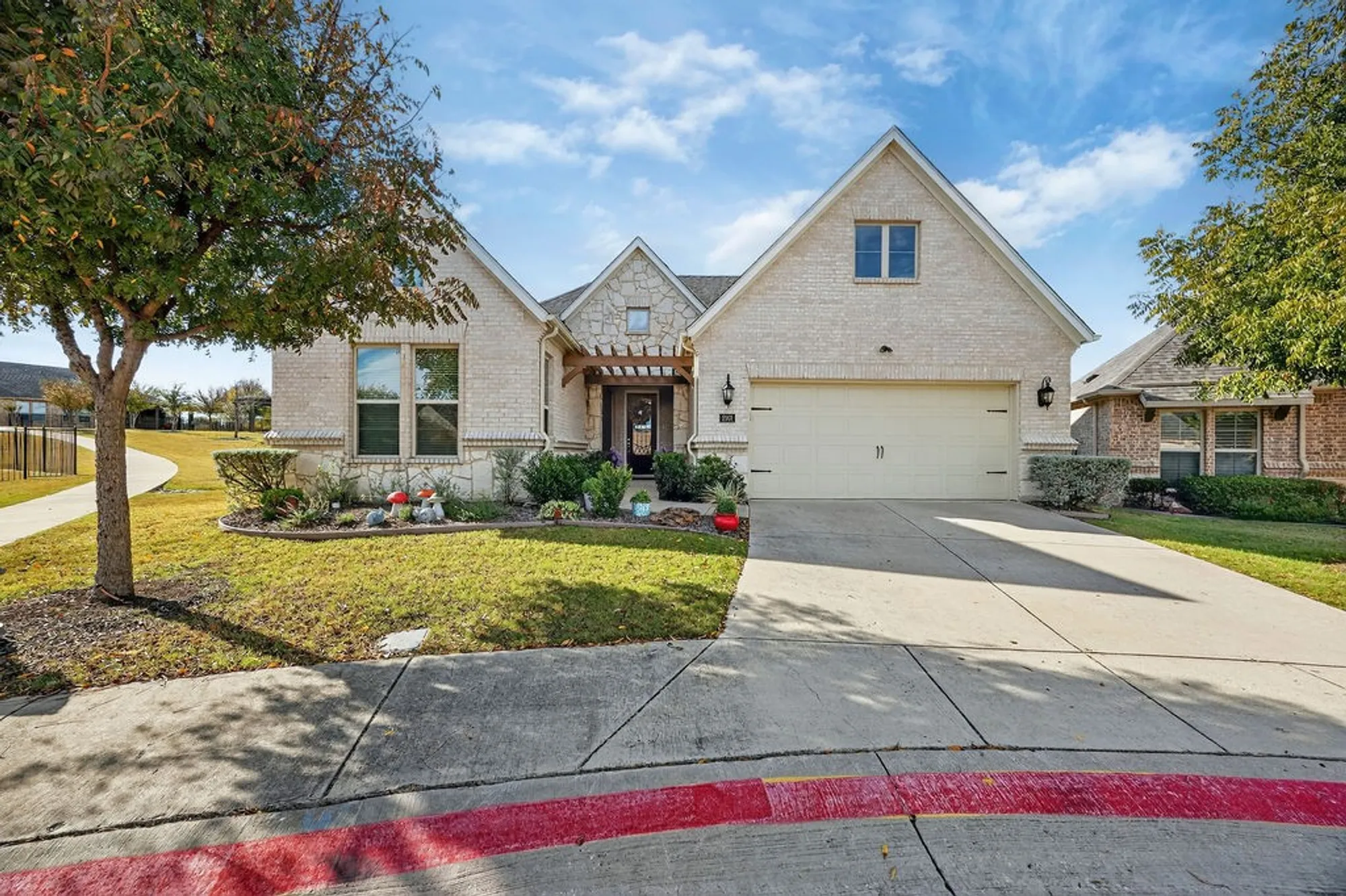 Property Slideshow image 2 of 38 | 2801 vista azul pl 2801, Mansfield, TX, 76063