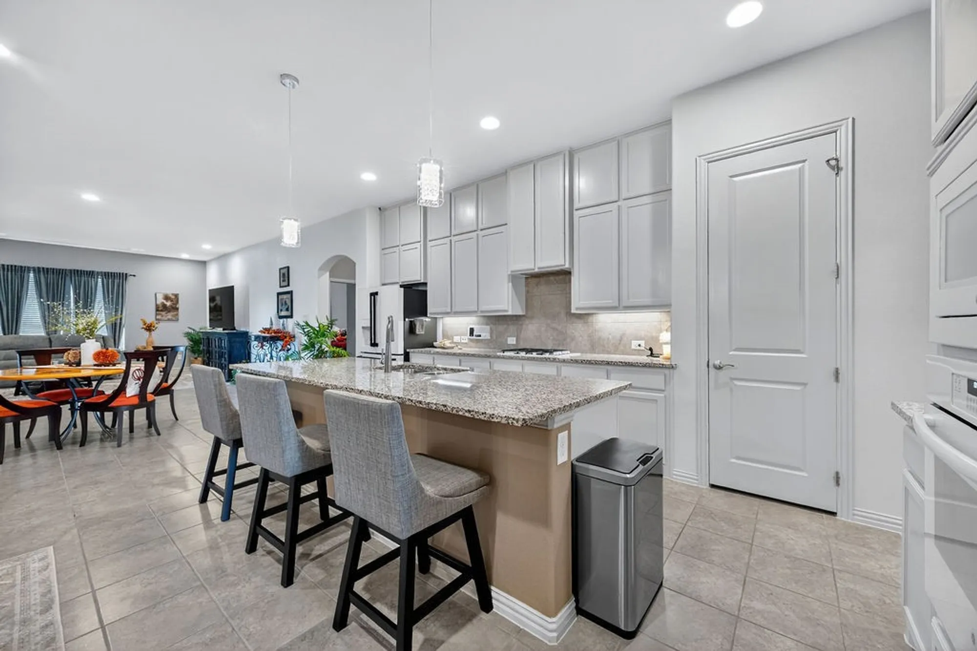 Property Slideshow image 8 of 38 | 2801 vista azul pl 2801, Mansfield, TX, 76063