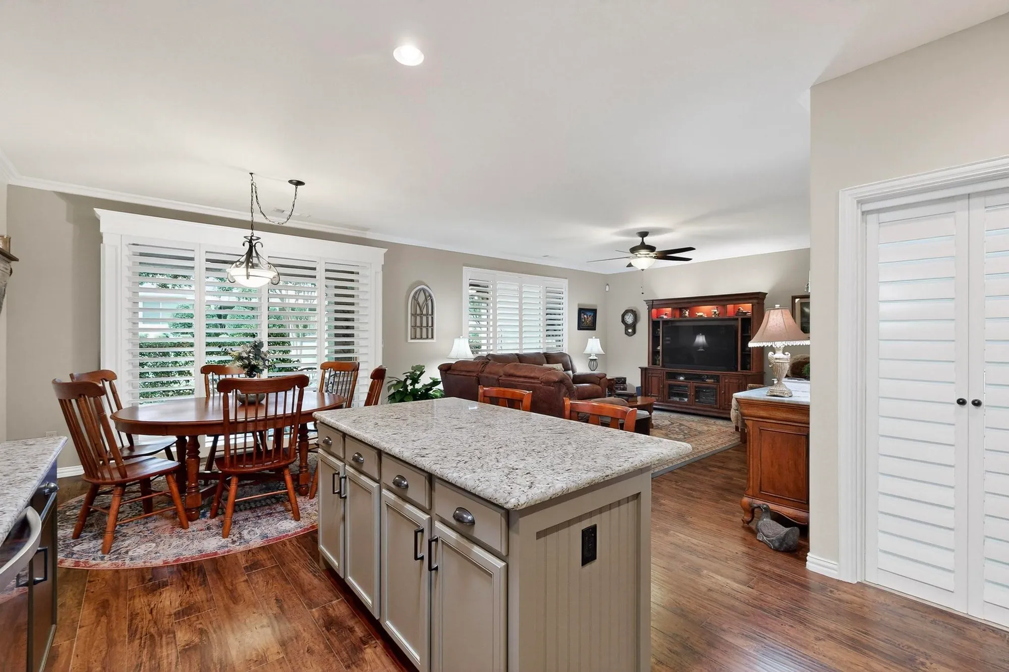 Property Slideshow image 12 of 40 | 9100 perimeter st, Denton, TX, 76207