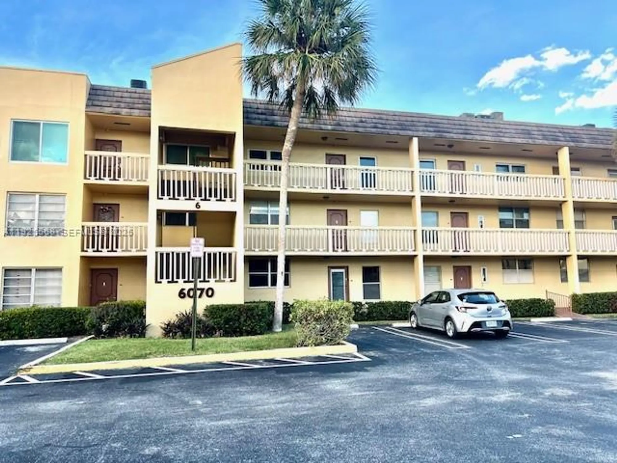 Property Slideshow image 1 of 25 | 6070 nw 64th ave apt 103, Tamarac, FL, 33319