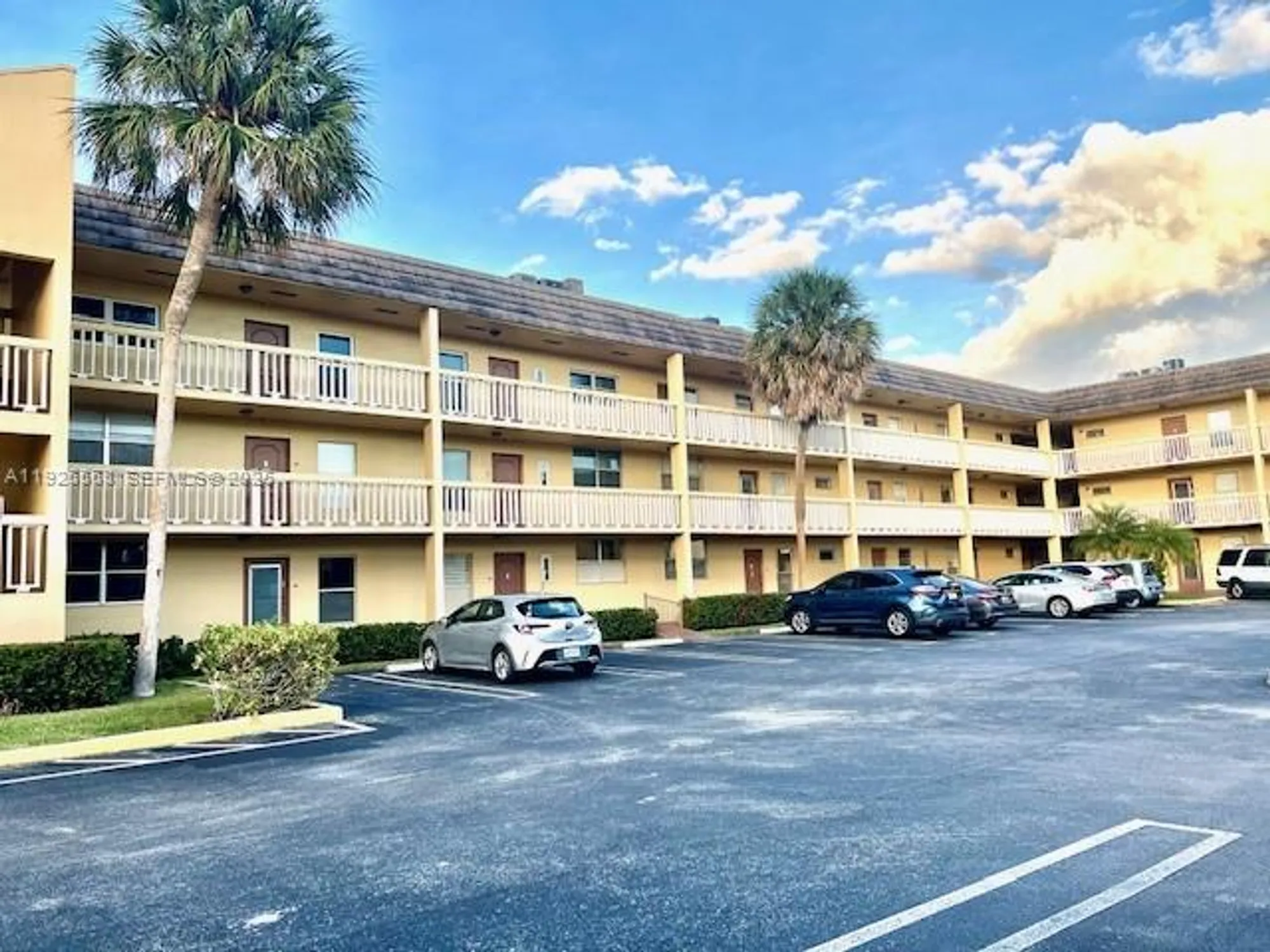 Property Slideshow image 2 of 25 | 6070 nw 64th ave apt 103, Tamarac, FL, 33319