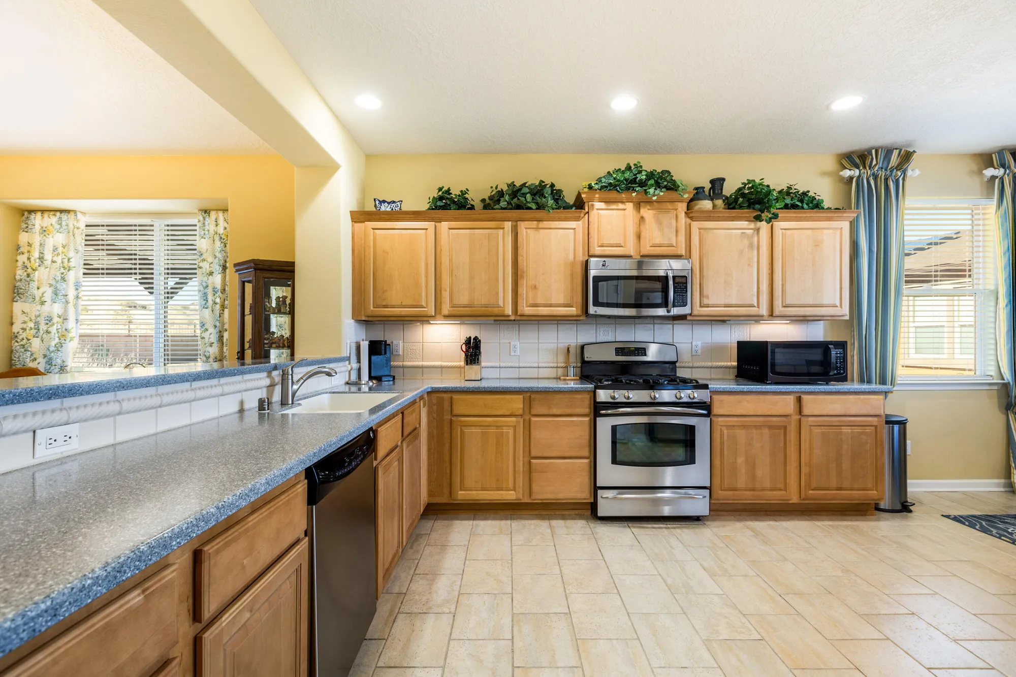 Property Slideshow image 12 of 30 | 741 promenade trl, Los Lunas, NM, 87031