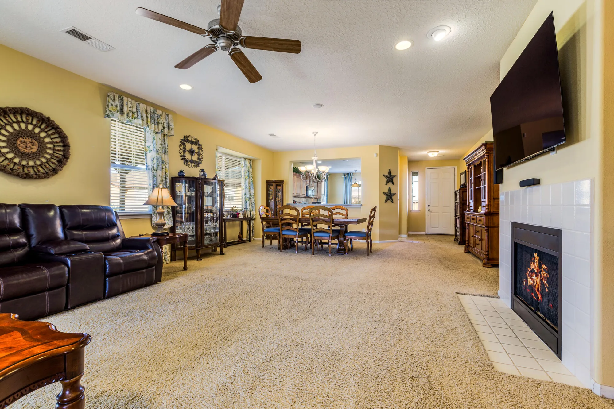 Property Slideshow image 9 of 30 | 741 promenade trl, Los Lunas, NM, 87031