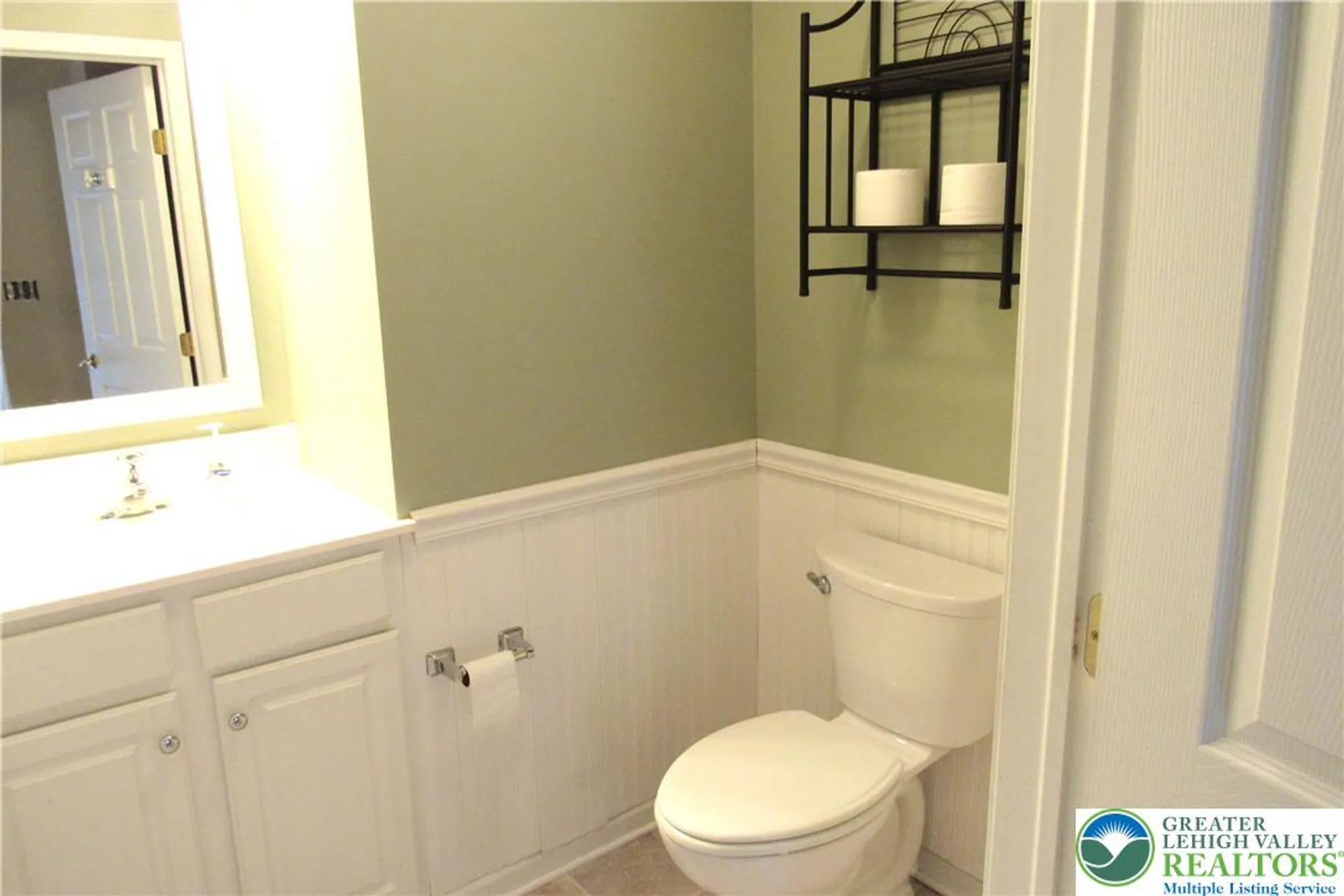 Property Slideshow image 13 of 16 | 1530 harvest dr w, Forks Twp, PA, 18040