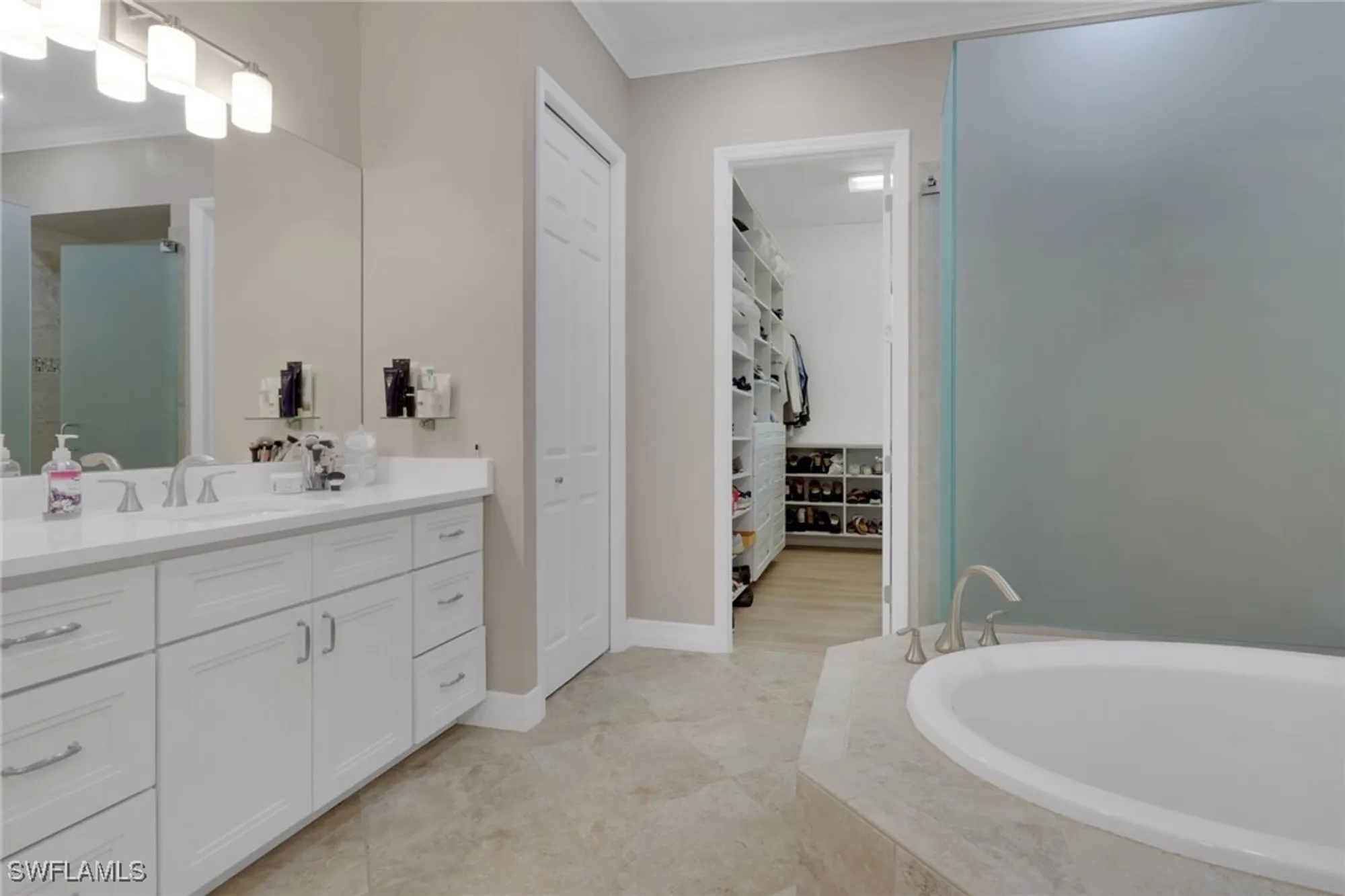 Property Slideshow image 18 of 32 | 10099 biscayne bay ln, Naples, FL, 34120