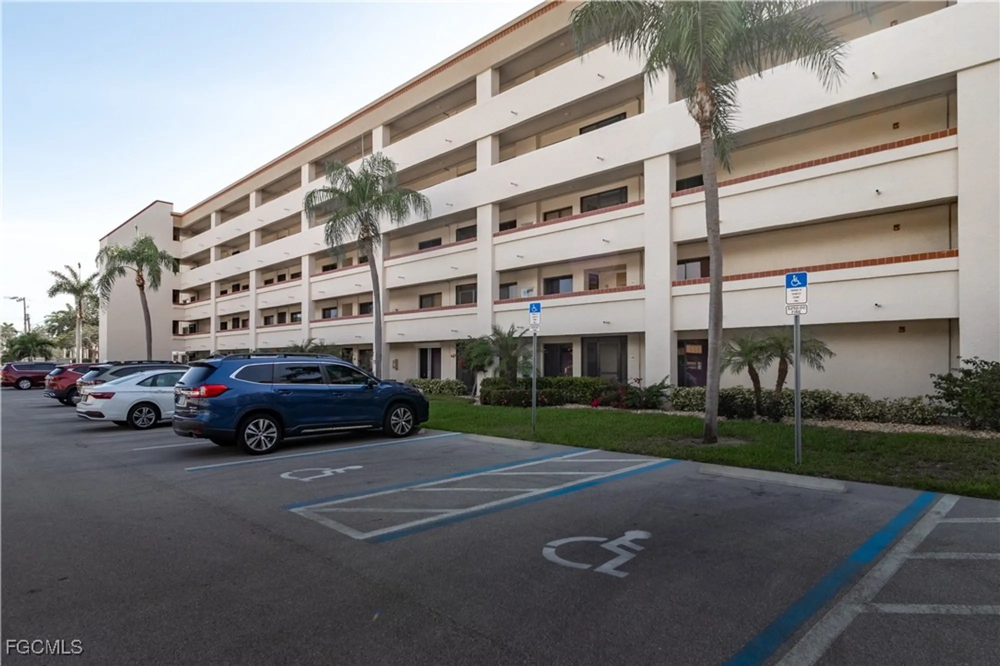 Property Slideshow image 12 of 38 | 7430 lake breeze dr apt 403, Fort Myers, FL, 33907