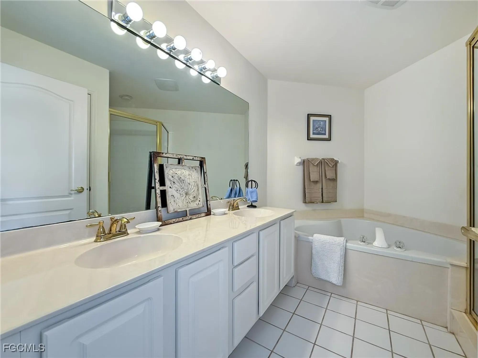 Property Slideshow image 18 of 35 | 15055 tamarind cay ct 1207, Fort Myers, FL, 33908