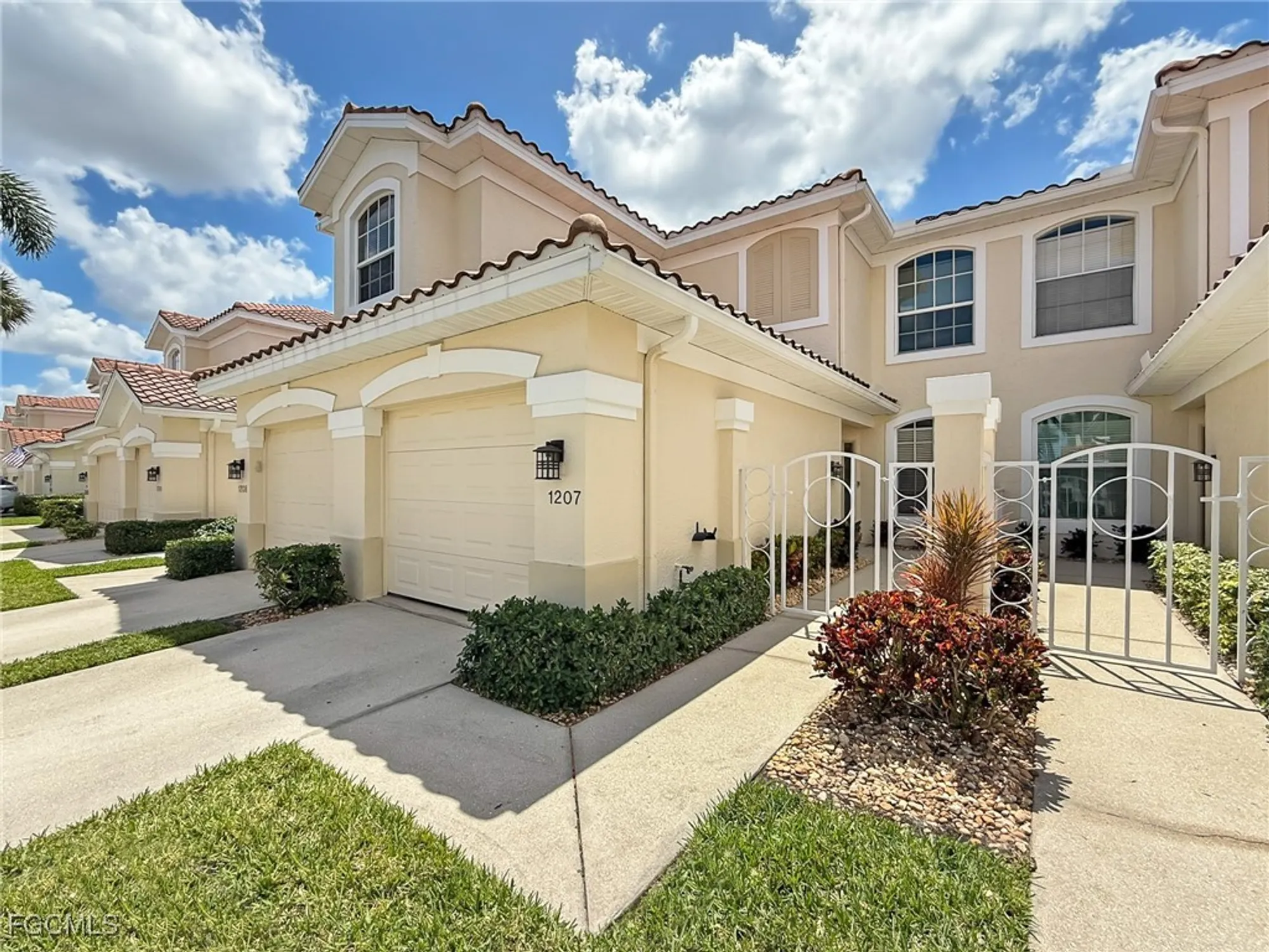 Property Slideshow image 2 of 35 | 15055 tamarind cay ct 1207, Fort Myers, FL, 33908