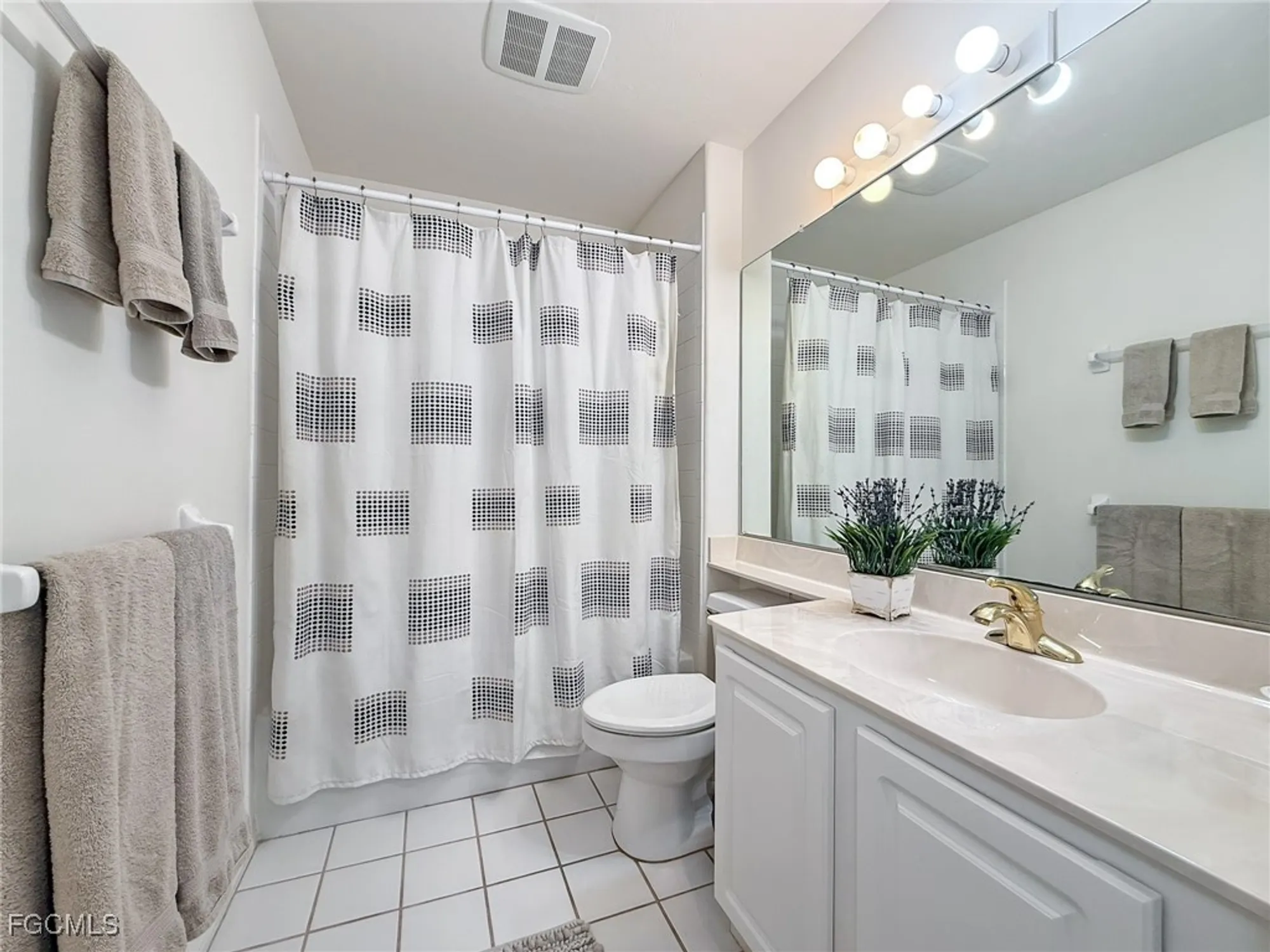 Property Slideshow image 21 of 35 | 15055 tamarind cay ct 1207, Fort Myers, FL, 33908