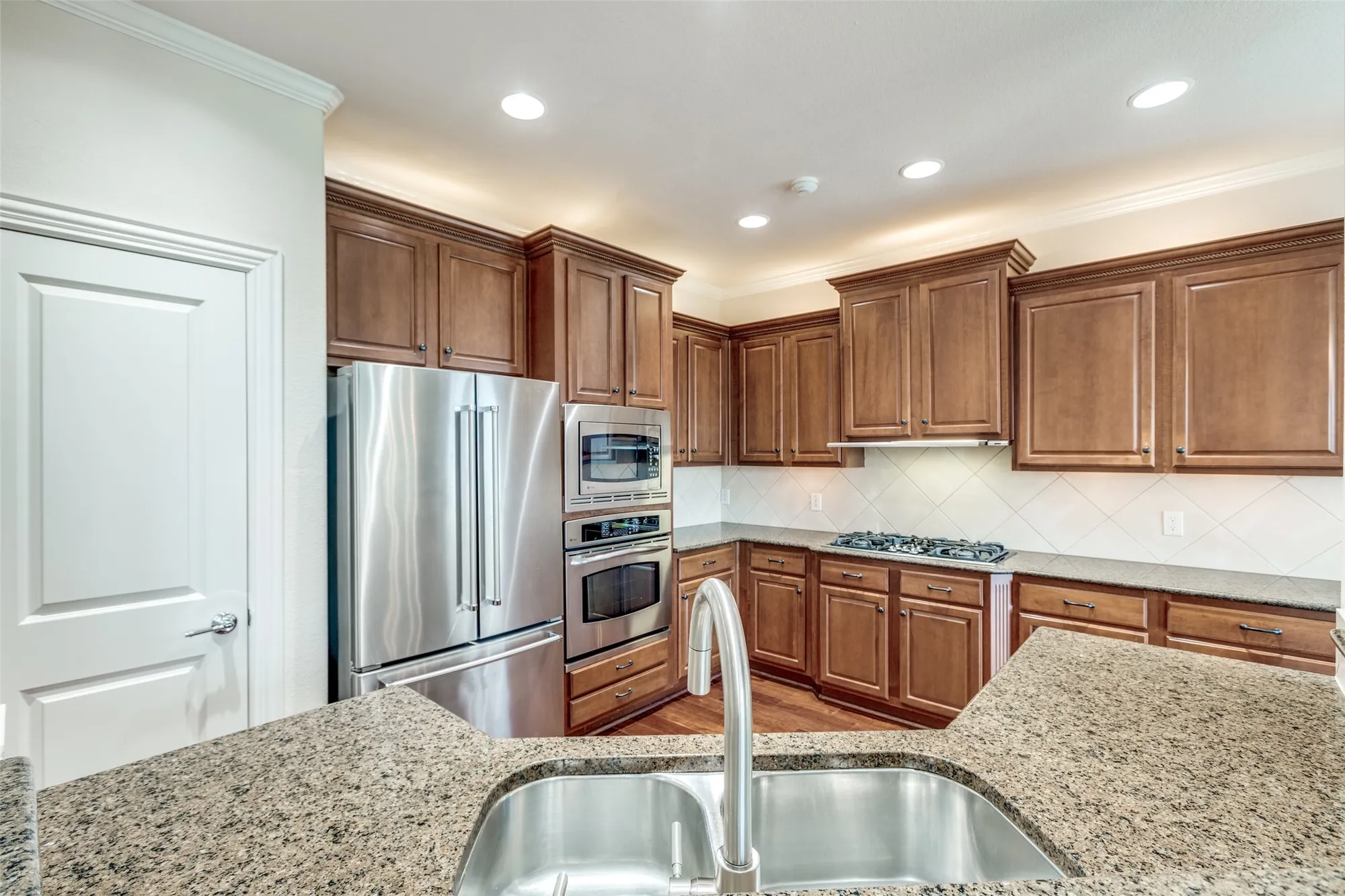 Property Slideshow image 14 of 38 | 353 burnswick isles way, Frisco, TX, 75036