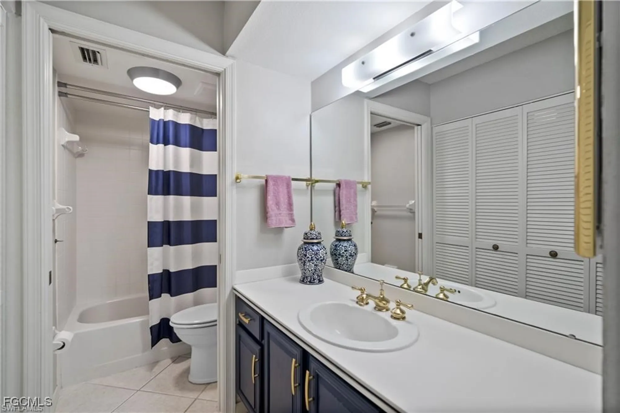 Property Slideshow image 15 of 44 | 7430 lake breeze dr apt 402, Fort Myers, FL, 33907