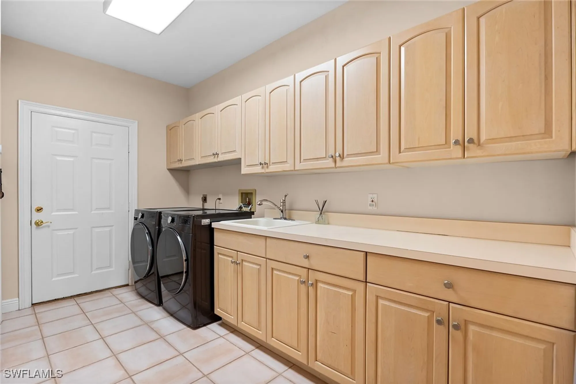 Property Slideshow image 32 of 45 | 709 jamestown ln, Naples, FL, 34108