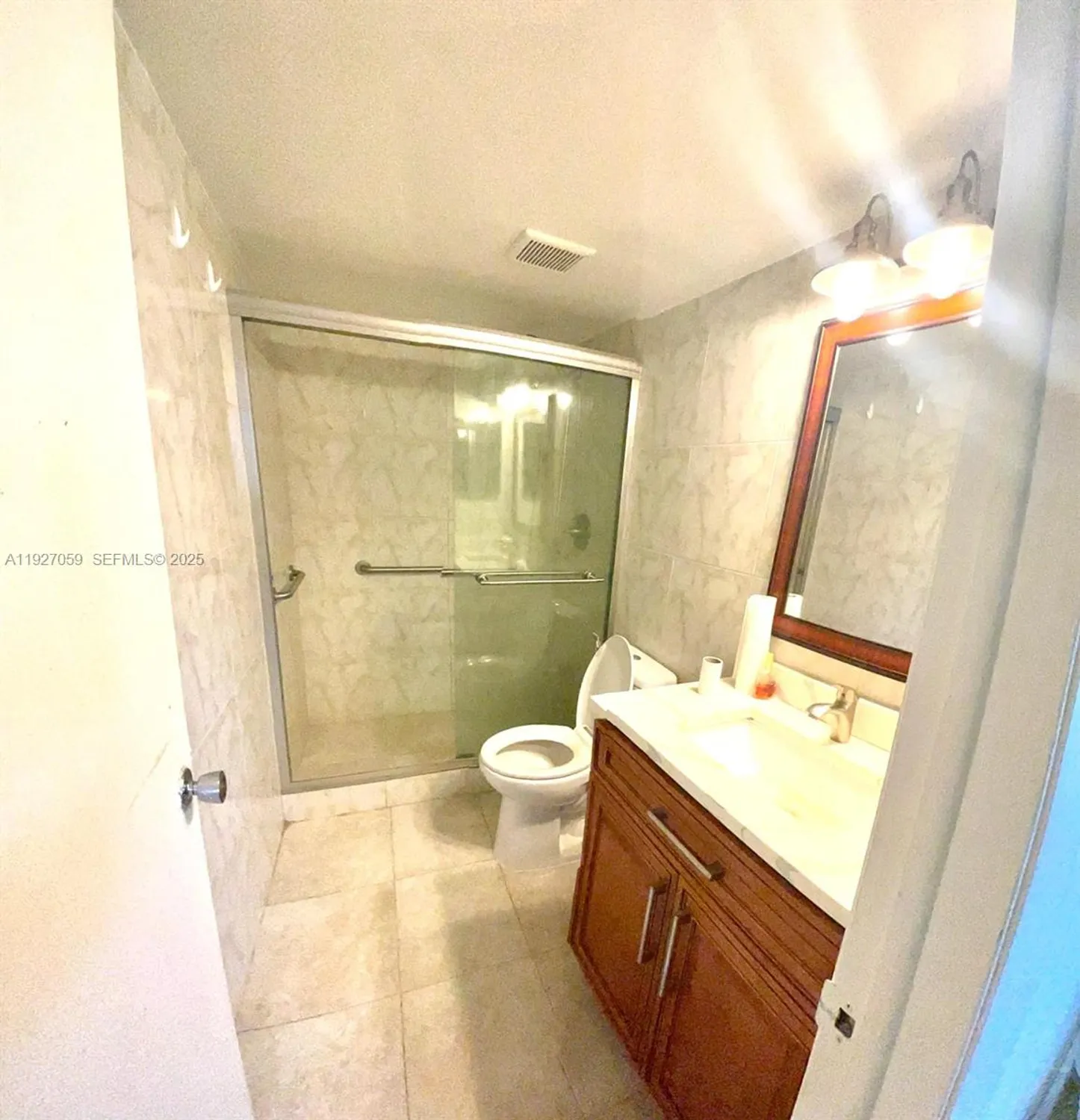 Property Slideshow image 4 of 17 | 7605 nw 5th ct apt 102, Margate, FL, 33063