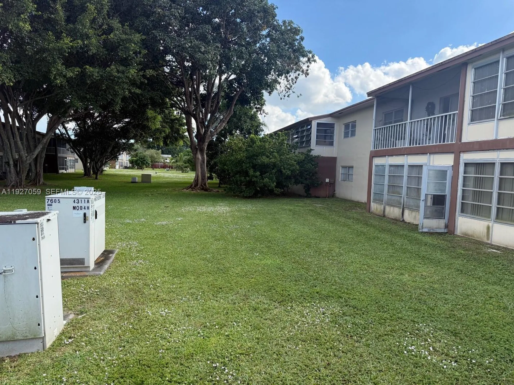 Property Slideshow image 7 of 17 | 7605 nw 5th ct apt 102, Margate, FL, 33063