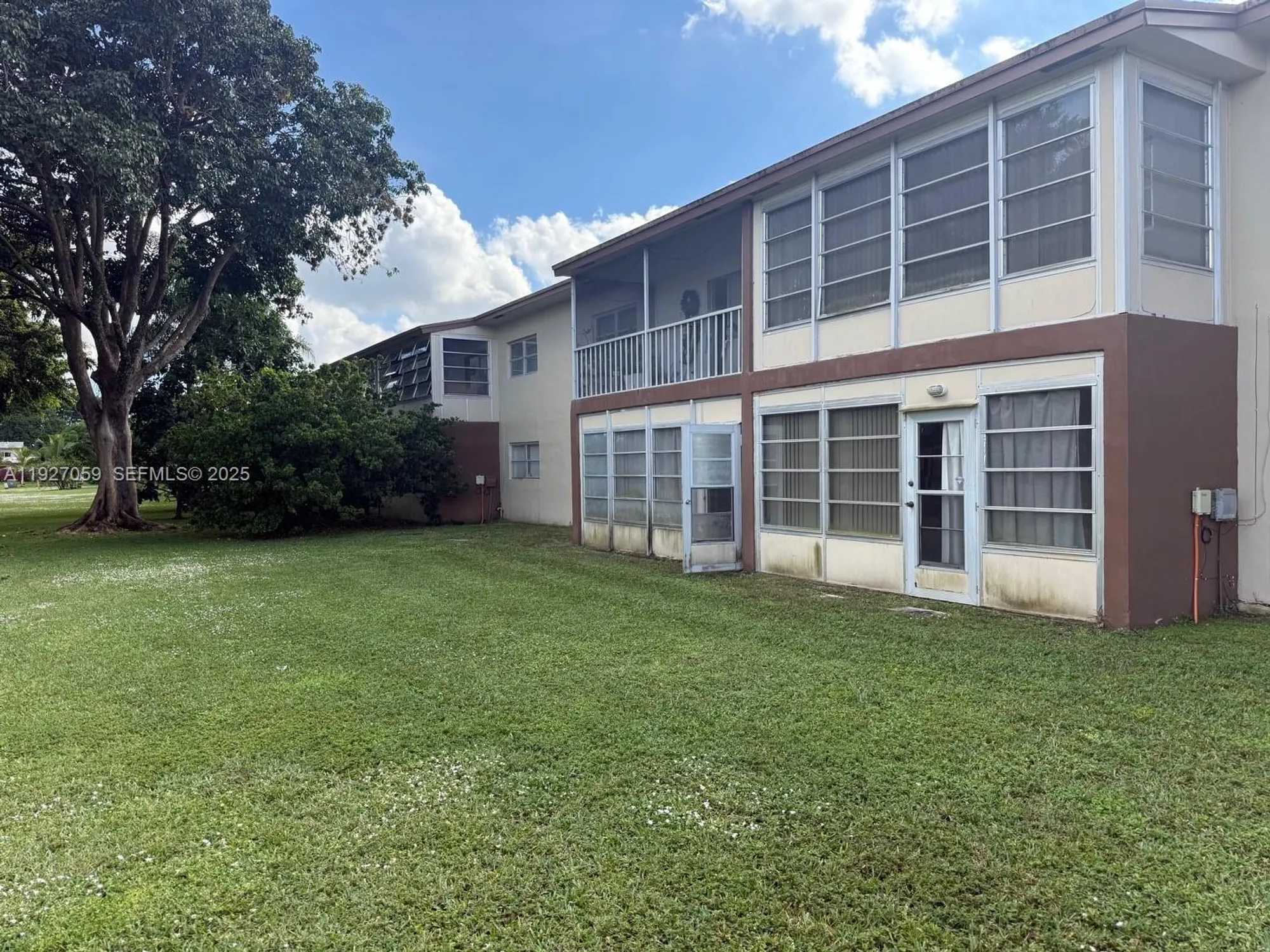 Property Slideshow image 8 of 17 | 7605 nw 5th ct apt 102, Margate, FL, 33063