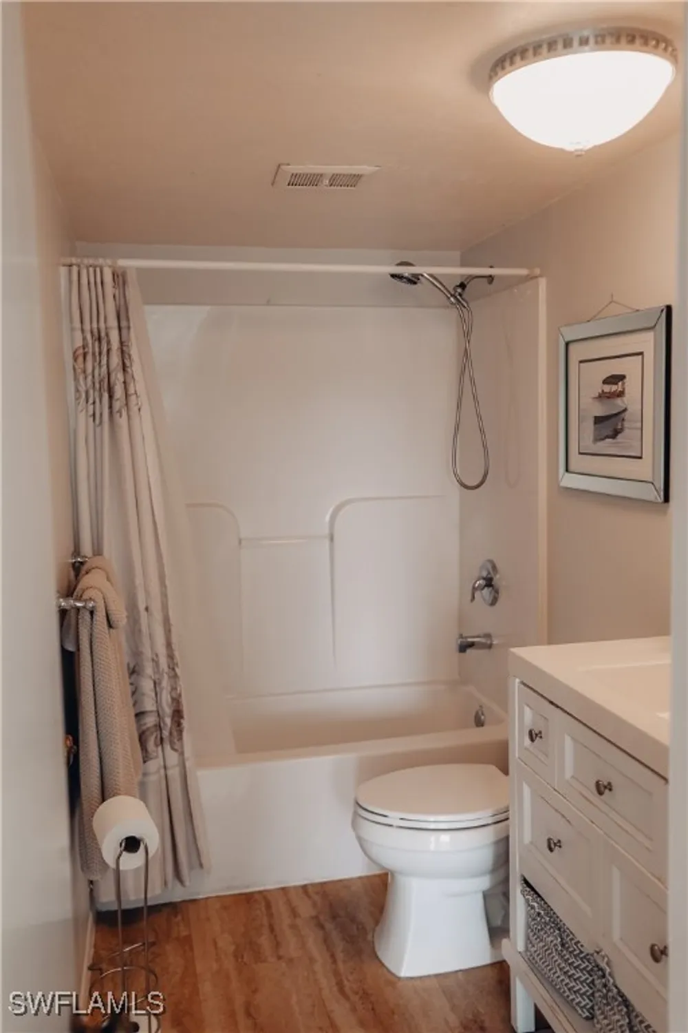 Property Slideshow image 16 of 31 | 1724 pine valley dr 201, Fort Myers, FL, 33907